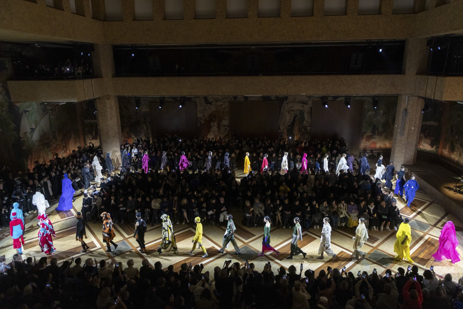 ISSEY MIYAKE_AW24_SHOW IMAGES_12_Low.jpg