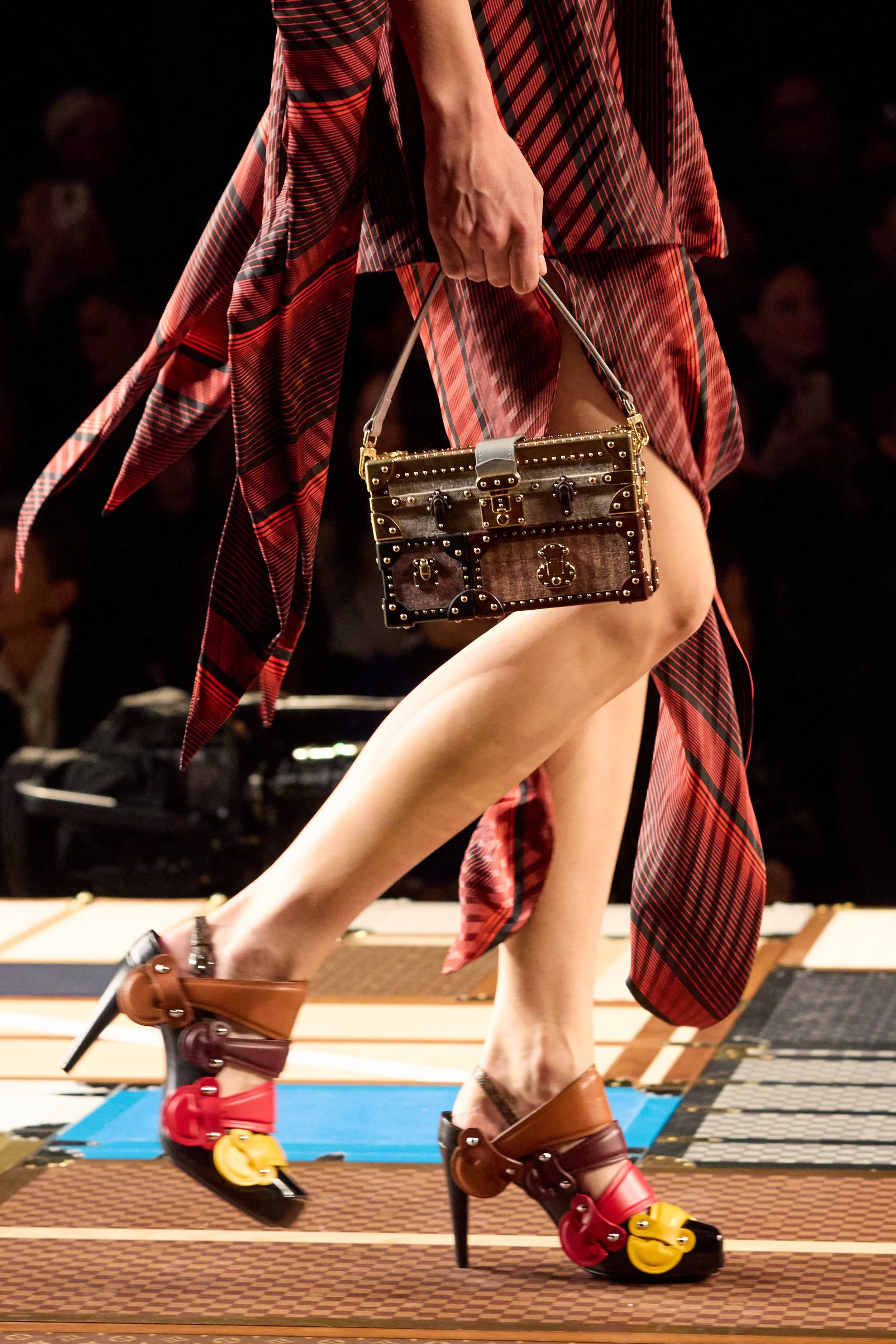 Louis Vuitton Women’s Spring-Summer 2025: Where Art Meets Elegance