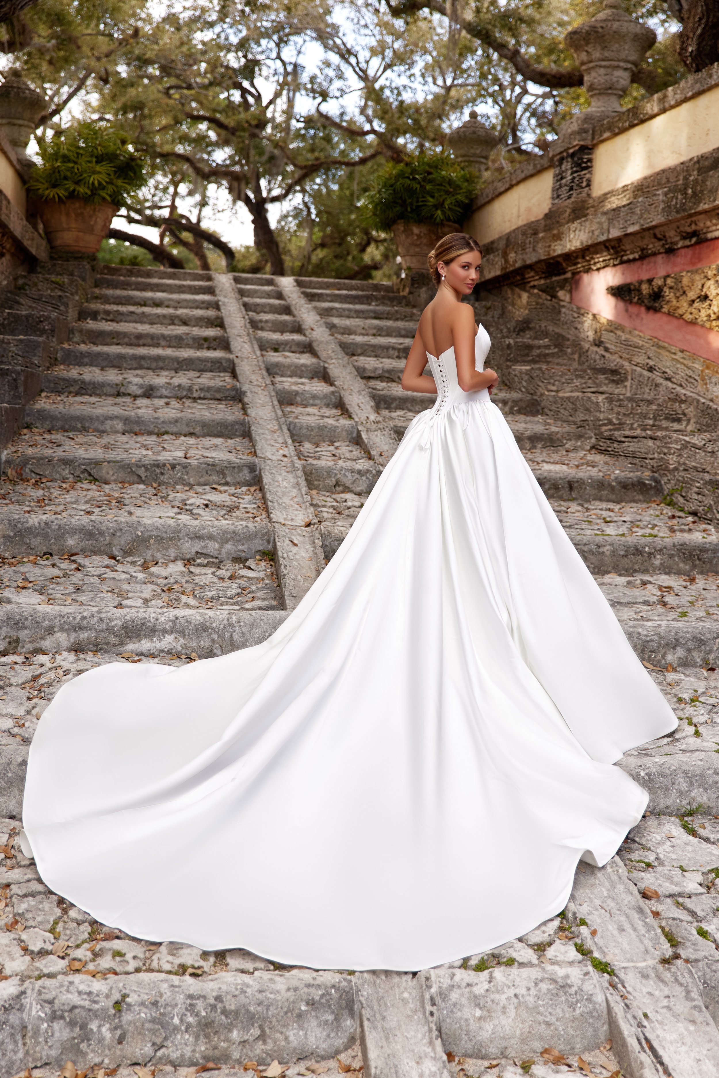 BELLA-BRIDAL-OMBELA-BRIDAL-OM1U3A8251.jpeg