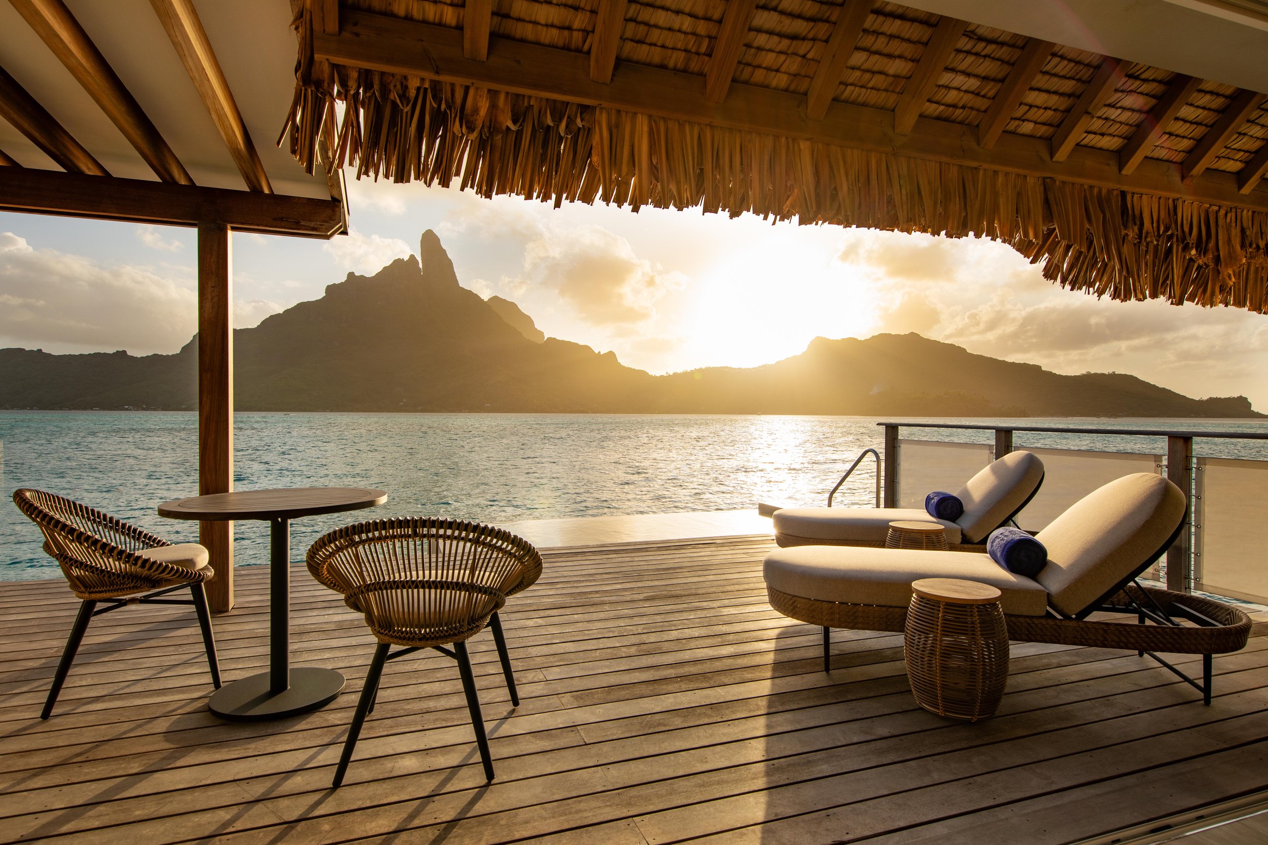 BOBWI-overwater-suite-pool-terrace-view-otemanu.jpg