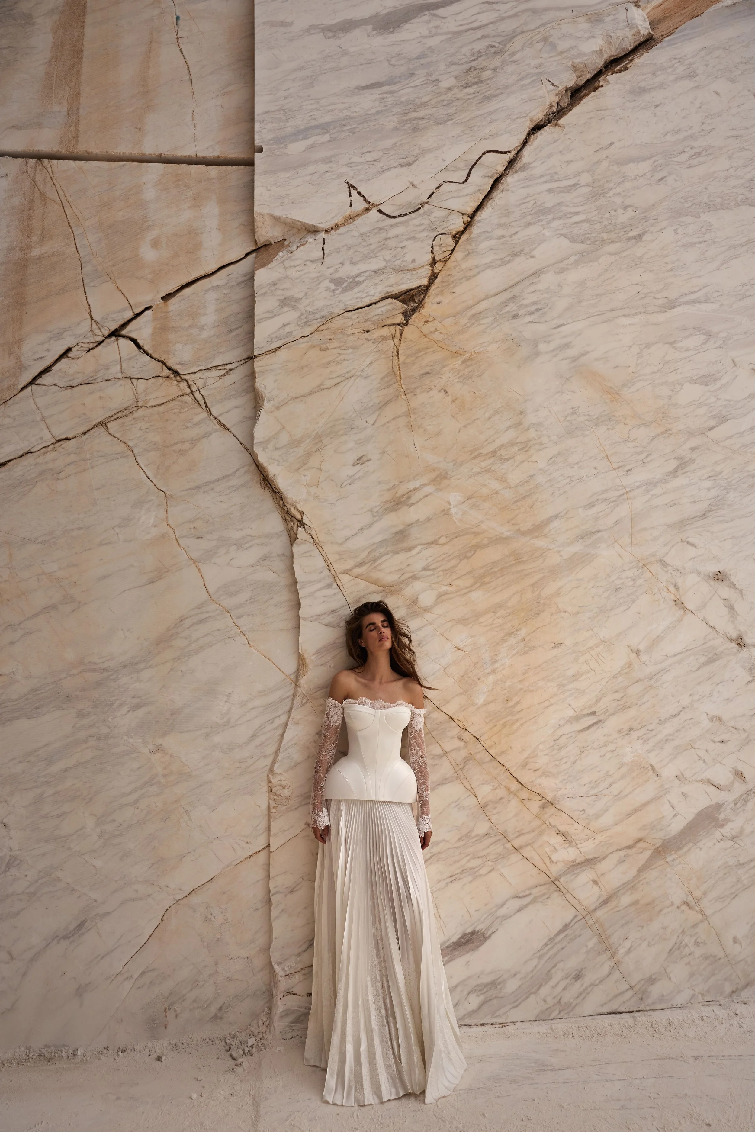 MILLA NOVA - SET IN MOMENTO - COUTURE COLLECTION 3.jpg