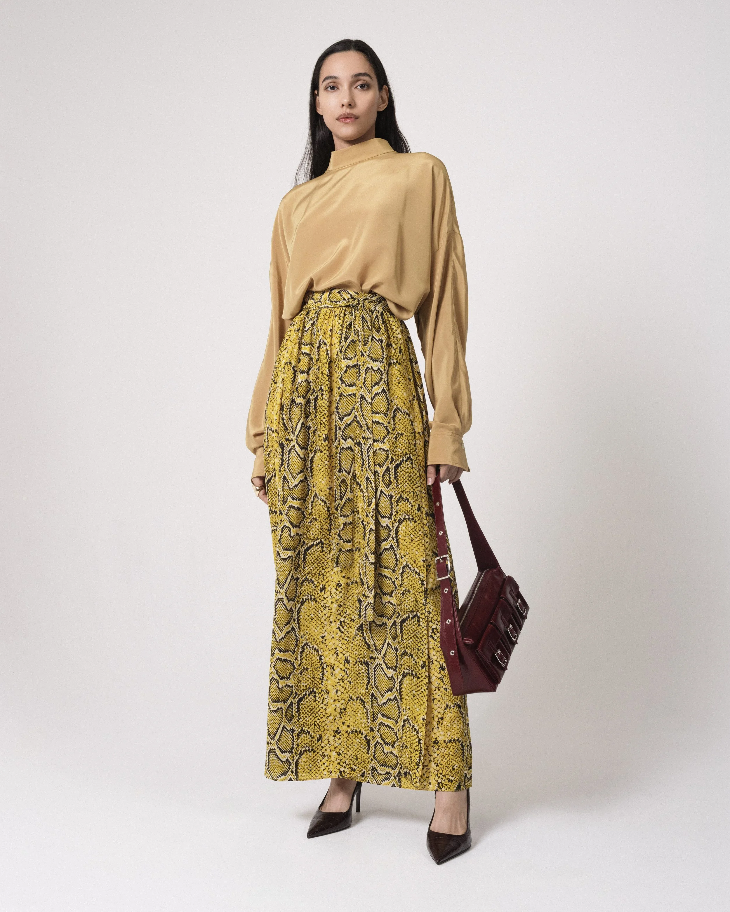 6 KATE HUNDLEY FALL 202621117.jpg