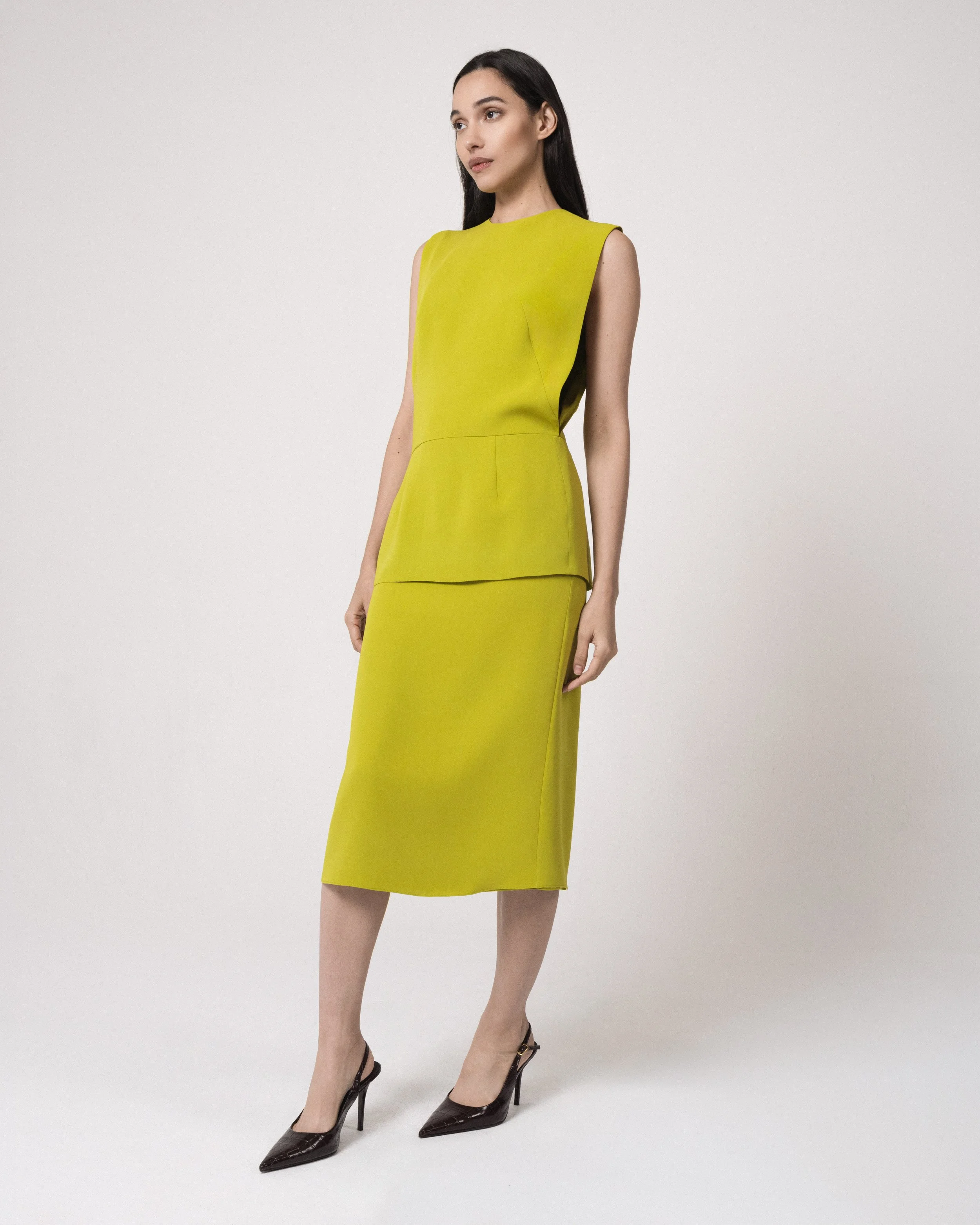 10 KATE HUNDLEY FALL 202622357.jpg