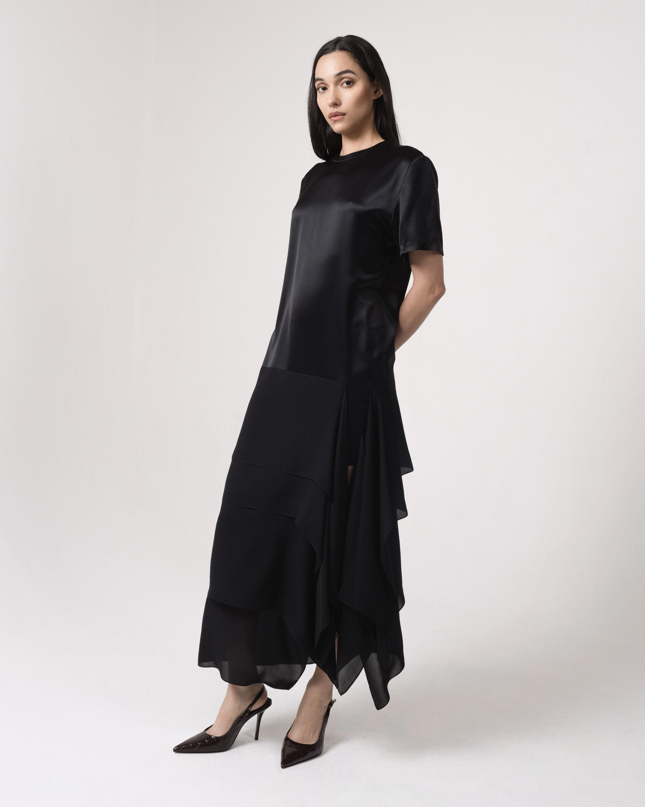 14 KATE HUNDLEY FALL 202622216.jpg