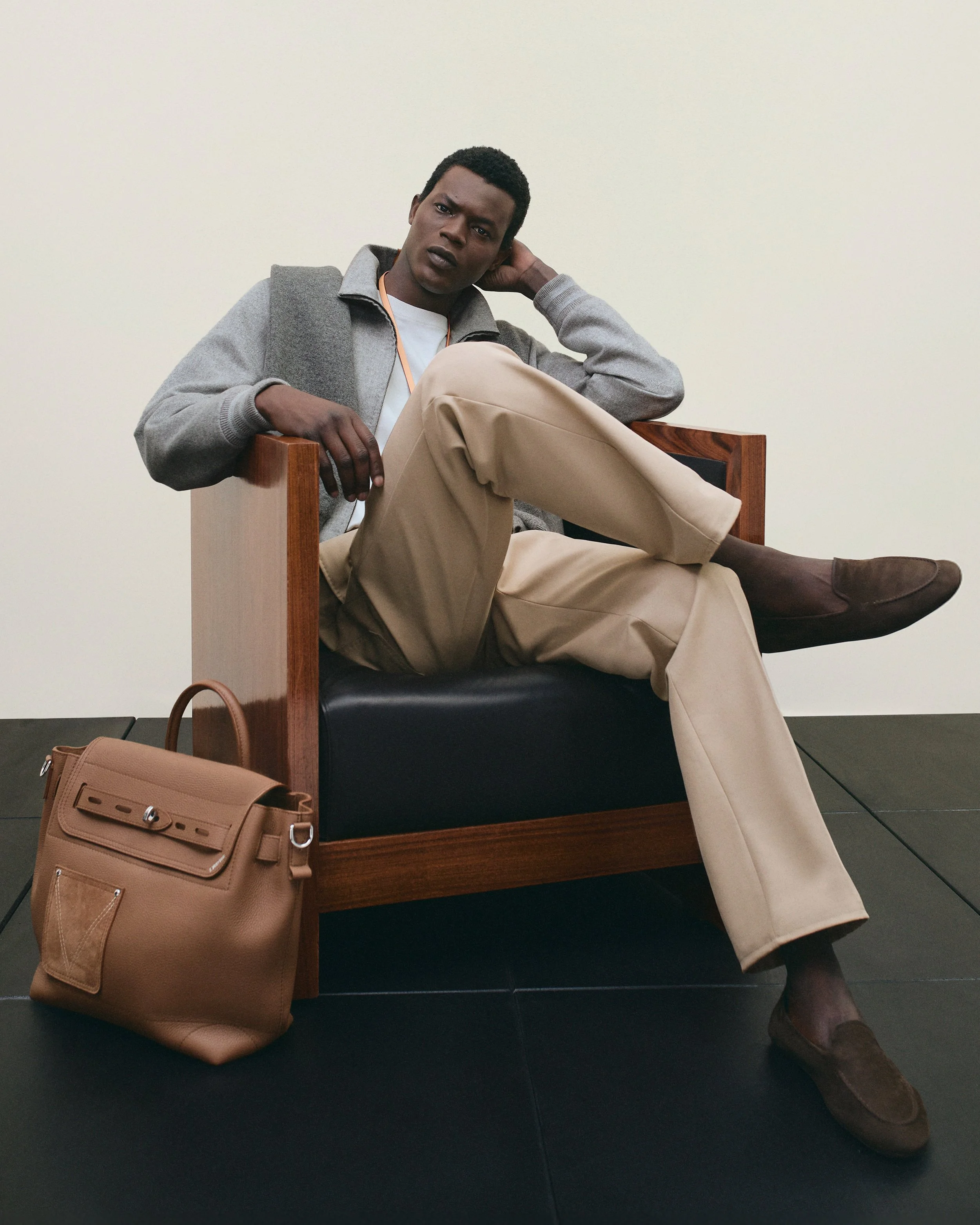 LOUIS-VUITTON-MENrsquoS-LV-TRUNK-EDITION-CAMPAIGN-IMAGE-3.jpg