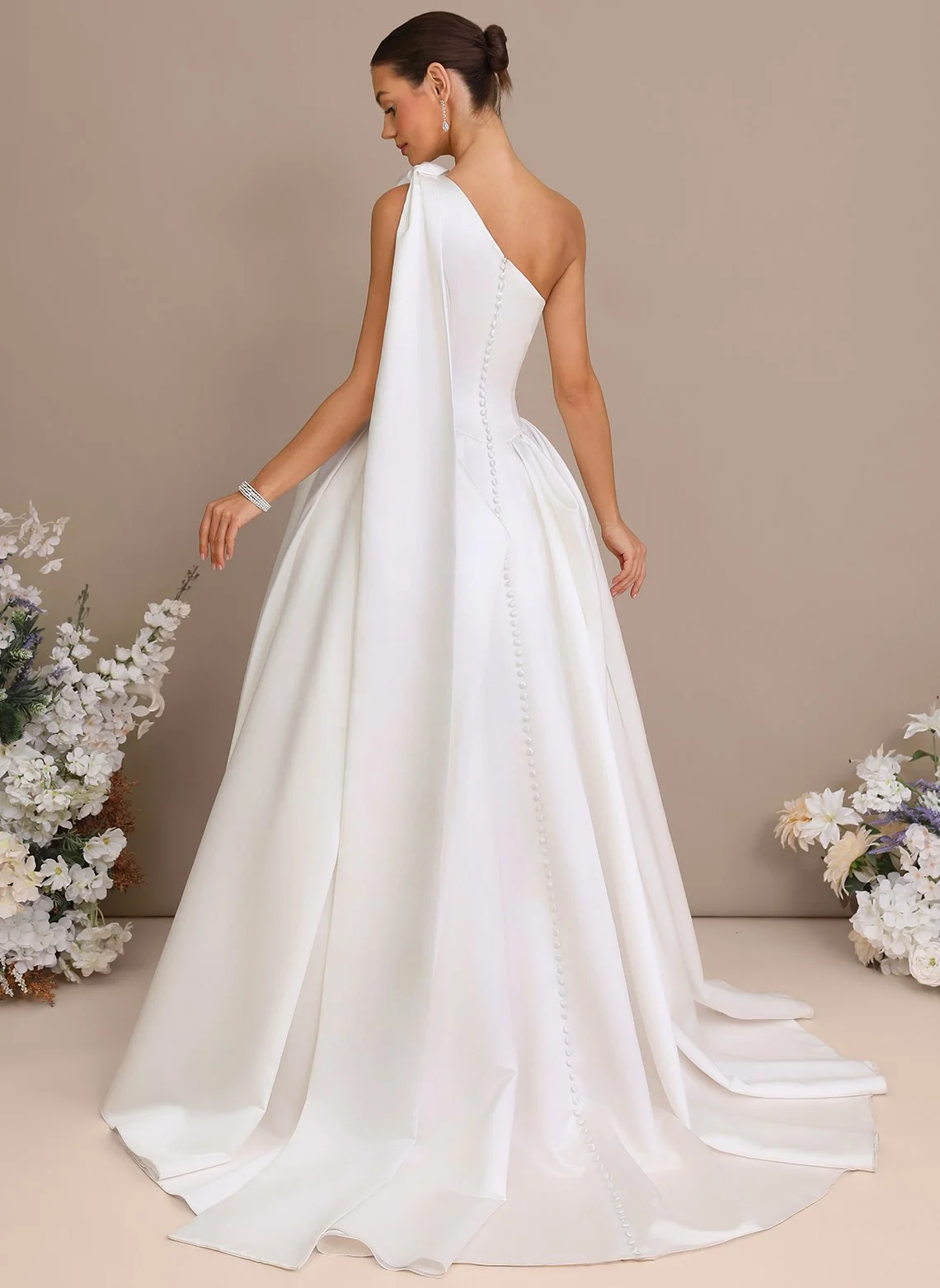 1.model.Ivory.front 3.JPEG