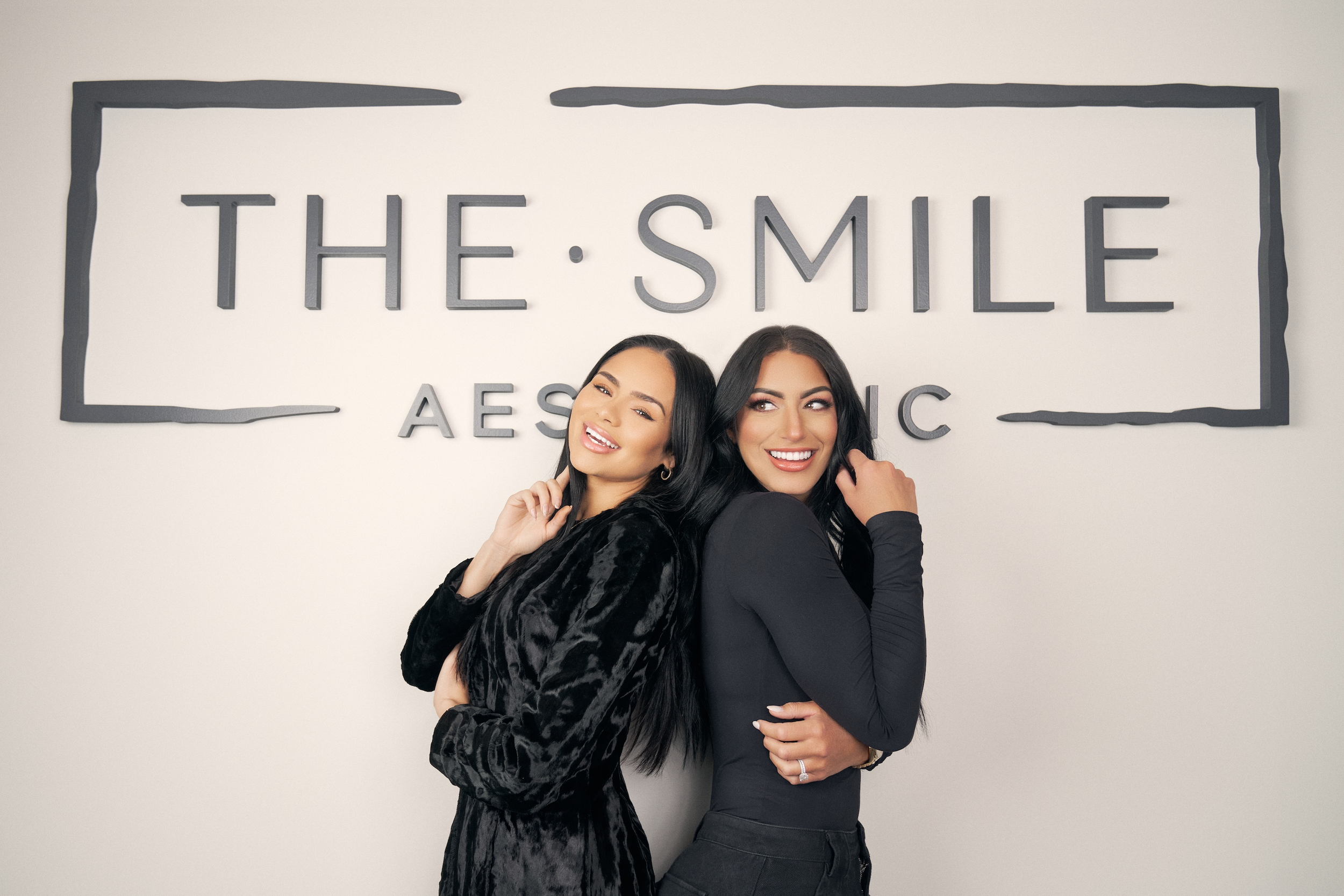 Leading the Way in Cosmetic Dentistry: Dr. Todd Goldstein's Innovative Veneer Techniques
