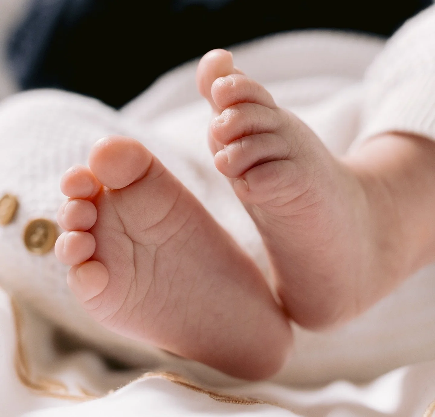 Tiny little feet 👣