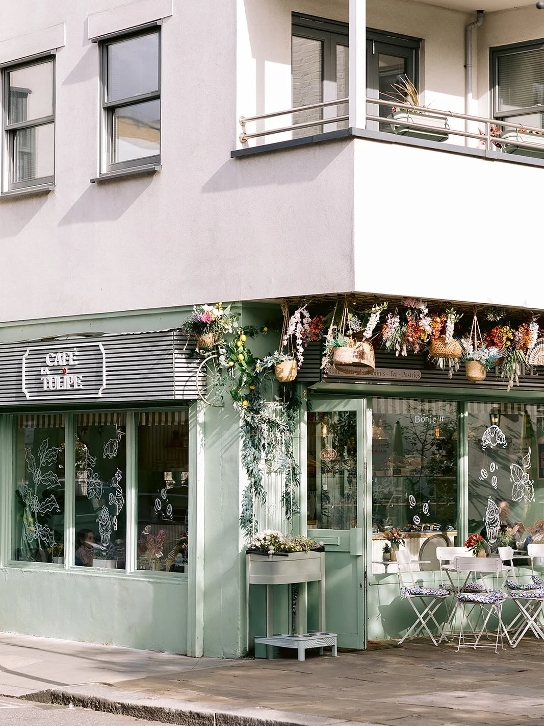 Caf&eacute; La Tulipe, our own little pocket of Europe in the heart of London. From the friendly bonjour to the smiles through the day. My favourite place for coffee and brunch 🤍

6 Farm Ln, London SW6 1PP

📸 @brontemorel