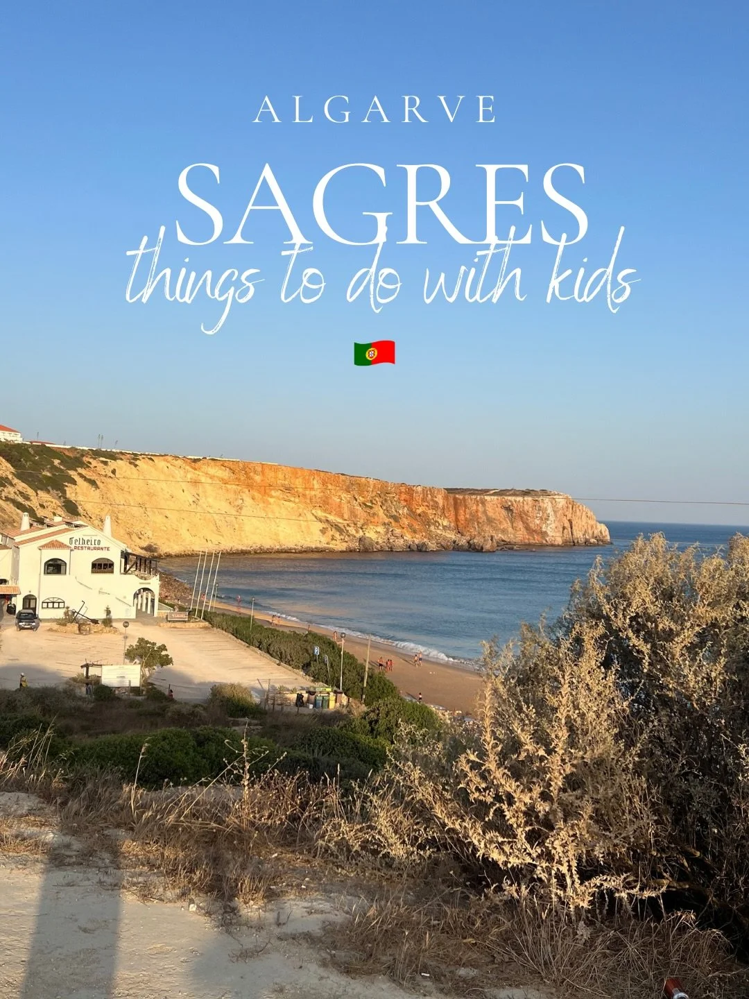 Things to do with kids in Sagres, Algarve, Portugal 🇵🇹 

🌊 Play in the paddles at Praia da Mareta
📸 Take family pictures at the photo booth at @threelittlebirdssagres 
🍕 Watch the pizza baker making your pizza at @arte_bianca_cucina_italiana 
🍦