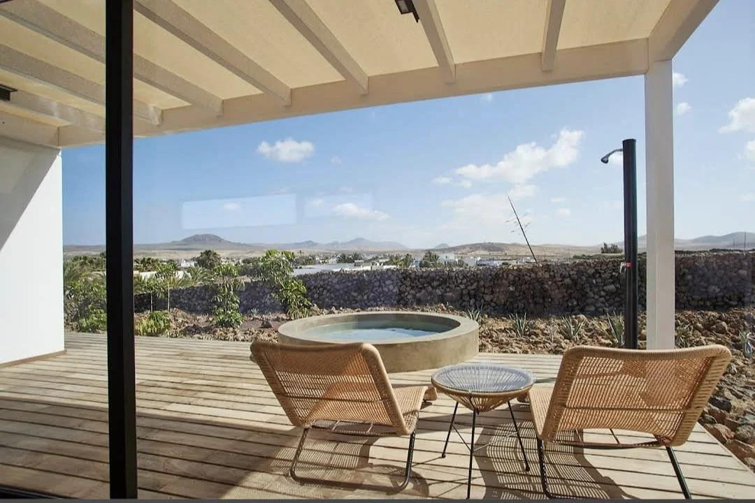 Private Studio Villa - Private/Shared (off-site)