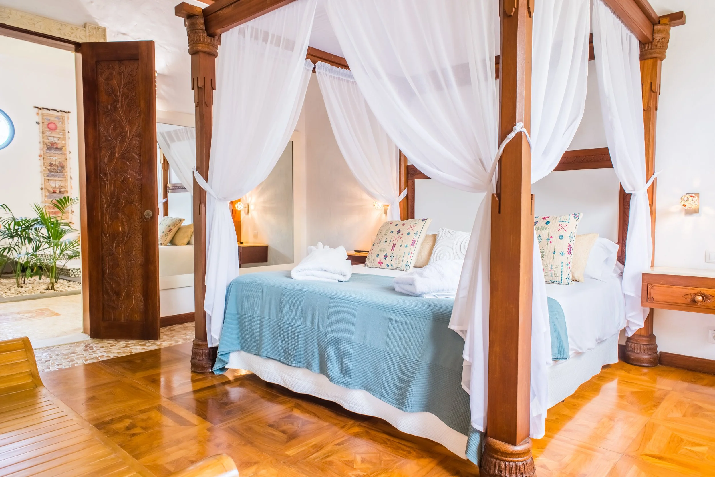 bs_250601-02_villa_louise_en_suite_DSC_0428-HDR_g.jpg