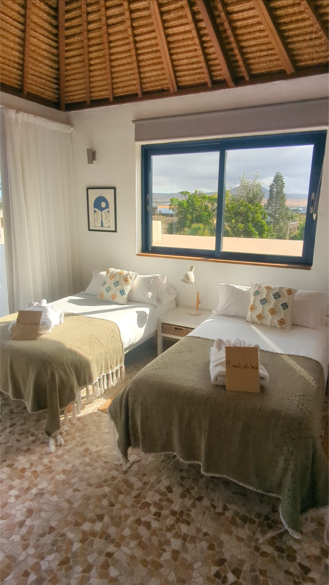 Twin Room w/ En-suite & Balcony