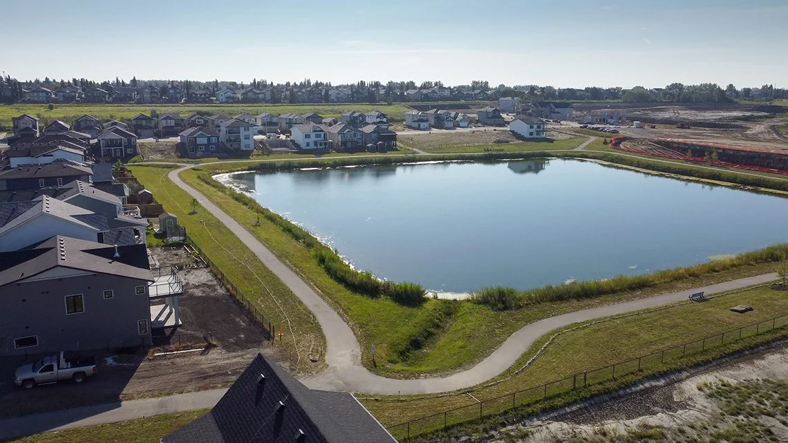 Image of the lake at Lakewood of Strathmore