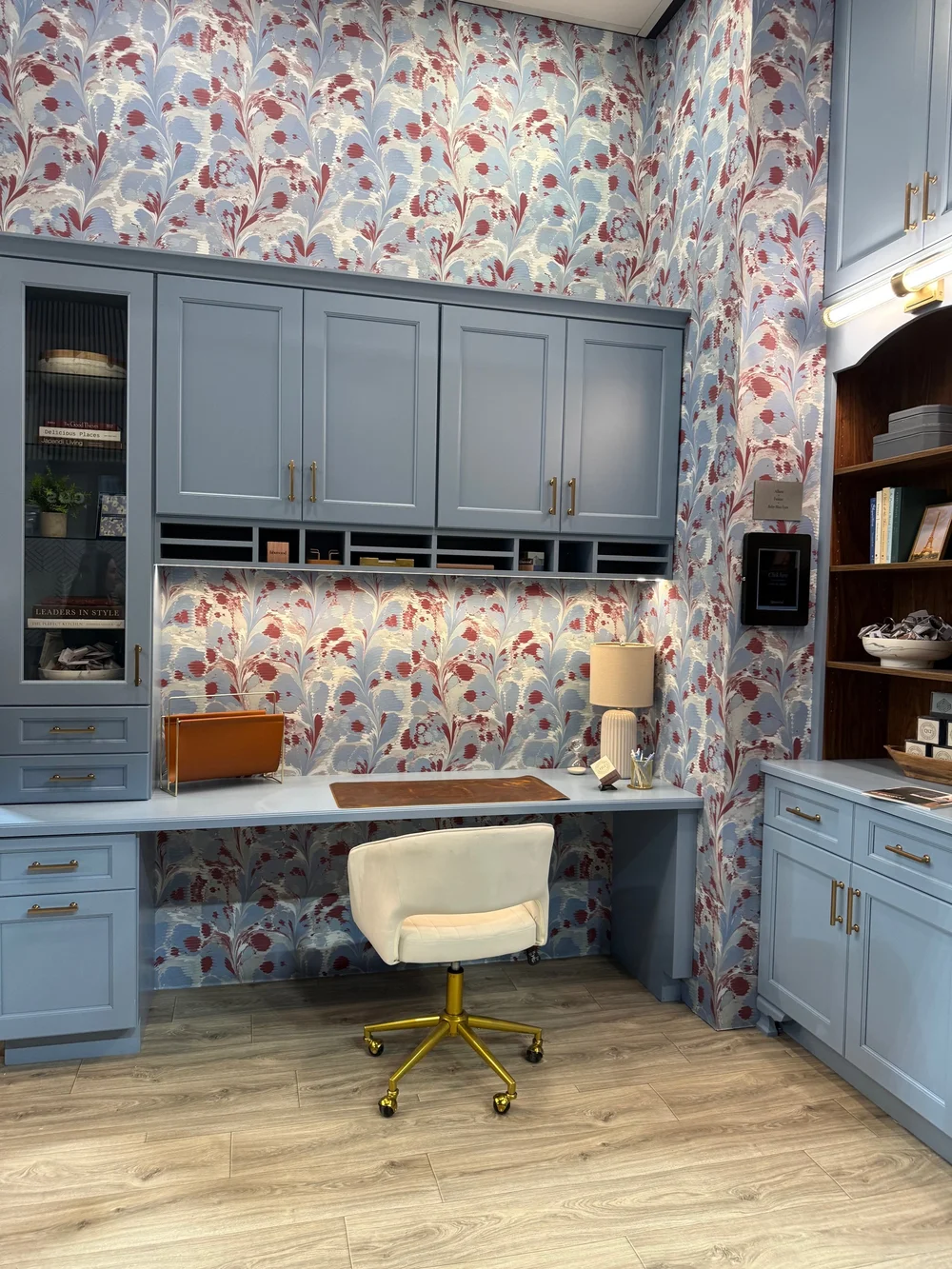 Fabuwood Booth - Designer Office