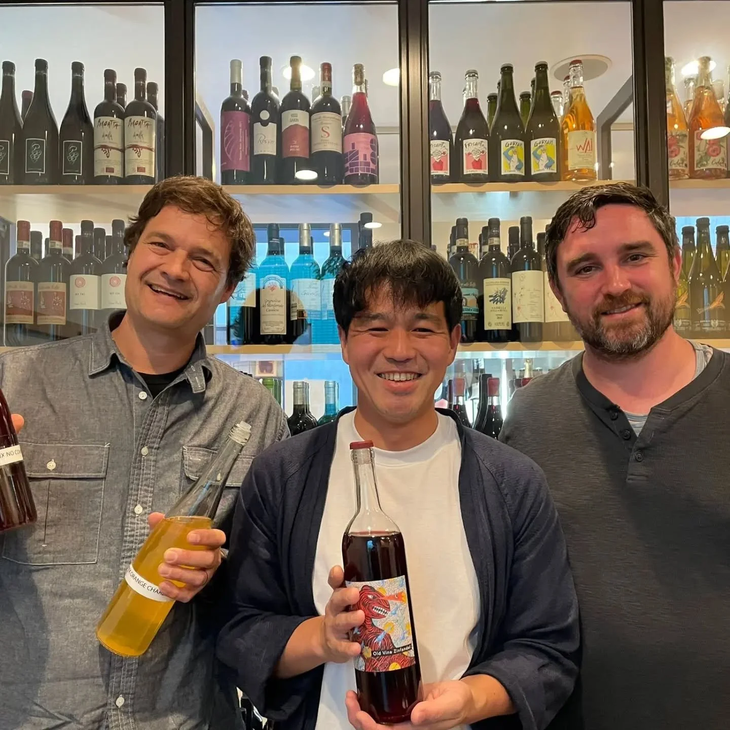 The amazing natural wine shops of Tokyo.

@pero_wine 
@kagari.winebar
@essentia_gakudai 
@wineshop_lulu 
@virtuswine 
@no.501.bottletokyo 
@wine_shop_lucy
@divetowinejingumae 

@de_la_soif
@matilda_dot_wine