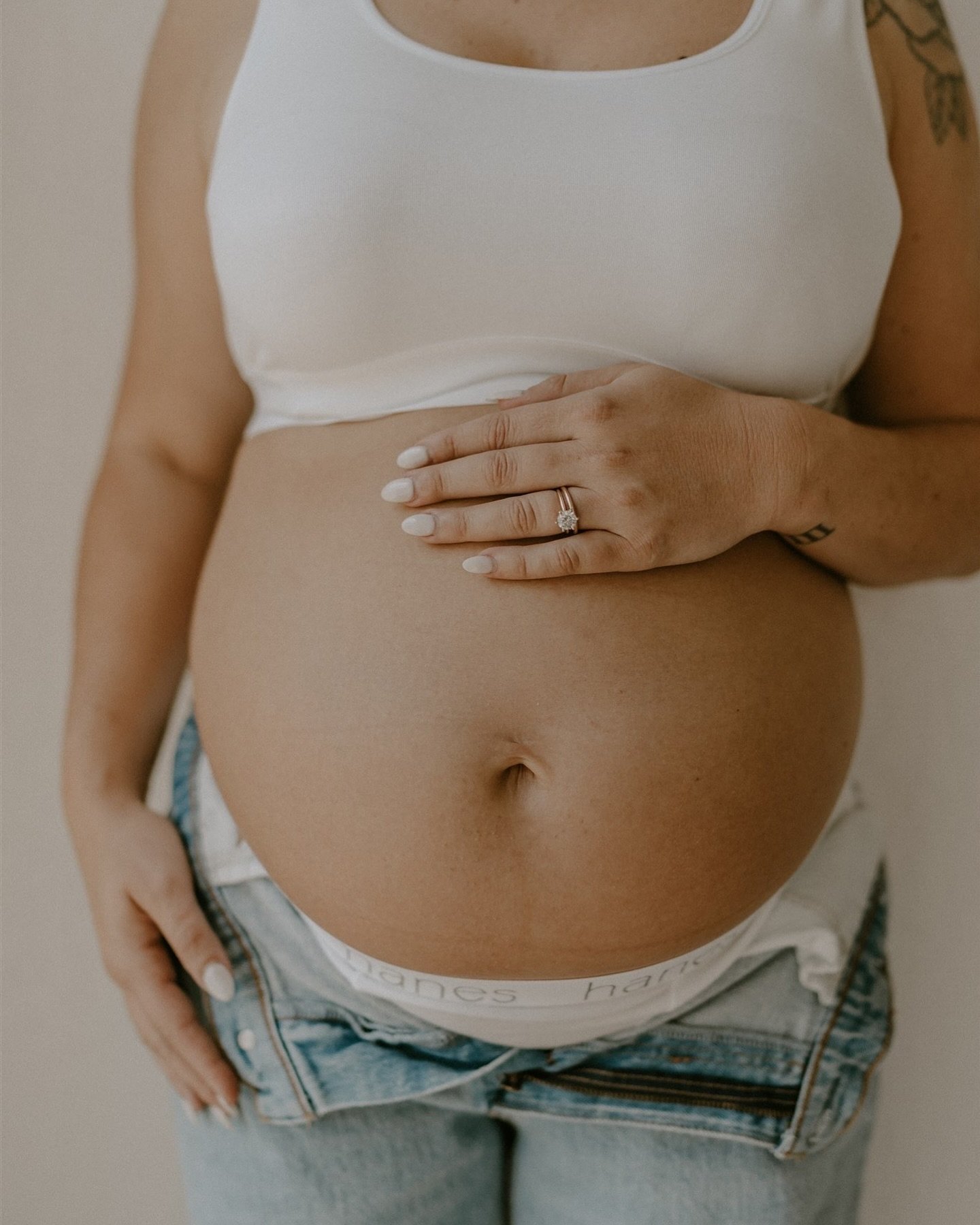 The perfect bump ✨ 

&bull;
&bull;
&bull;
&bull;
&bull;
#maternityphotography 
#maternityphotographer 
#maternityphotoshoot 
#babybumps 
#bumpphotography 
#floridaphotographer 
#southfloridaphotographer 
#palmbeachphotographer 
#miamiphotographer 
#f