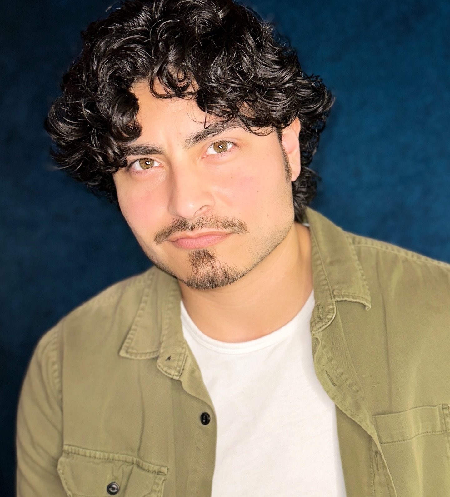 Embracing the curls once again 😉

#transactor #ftmtransgender #transman #transguy #headshots