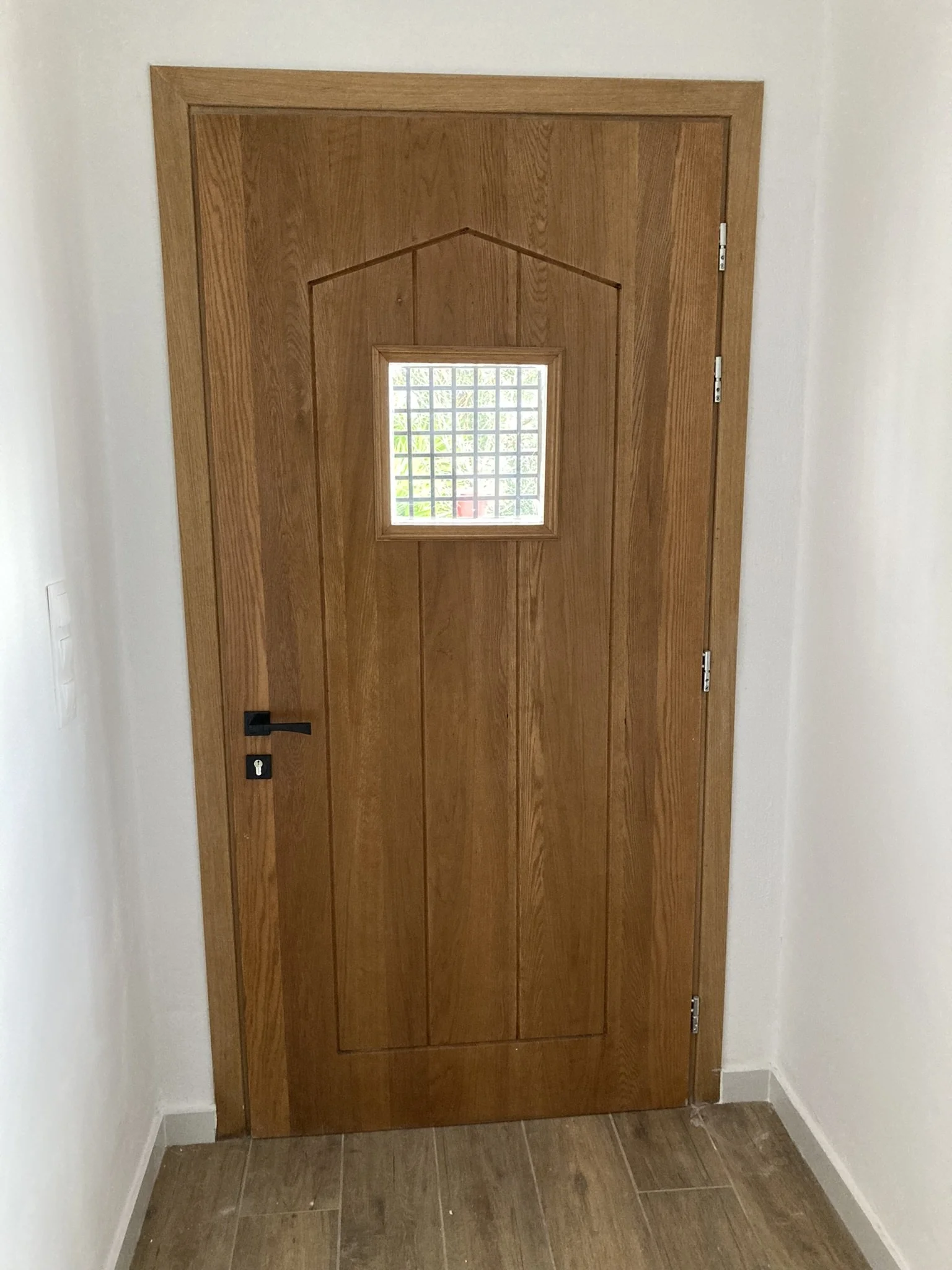 Bespoke oak door .jpeg