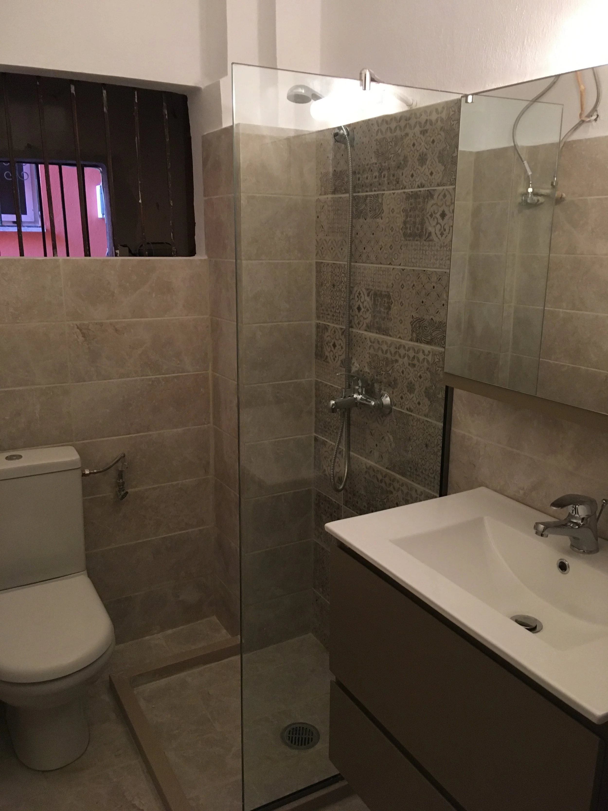 Bathroom in studio .JPG