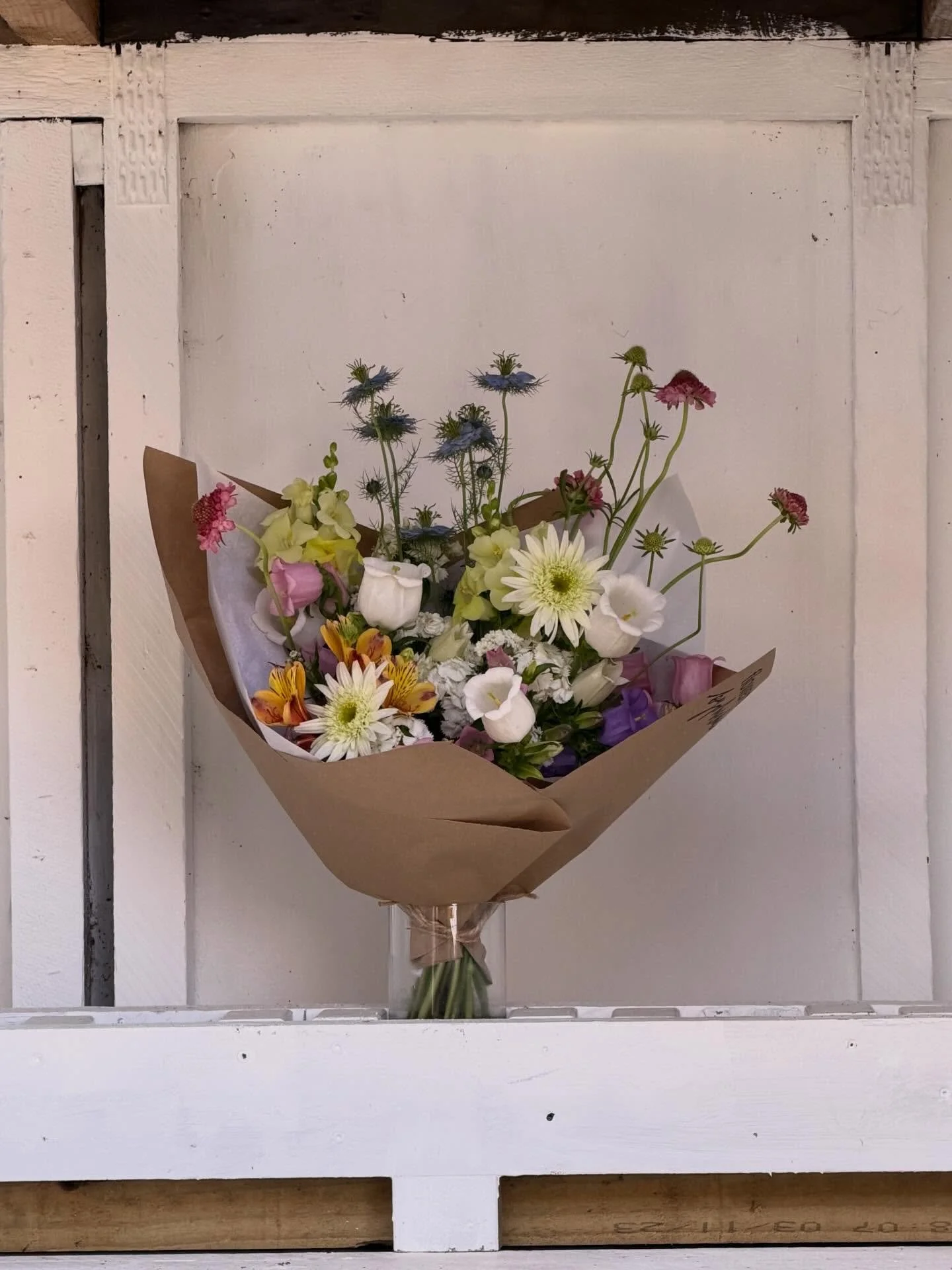 It&rsquo;s warm, hurray! The warm weather is tough on your flowers, here&rsquo;s a reminder to keep them fresh and cool 😎

- keep them away from direct sunlight and ripening fruit.
- check they have enough water and are not squished in a skinny vase