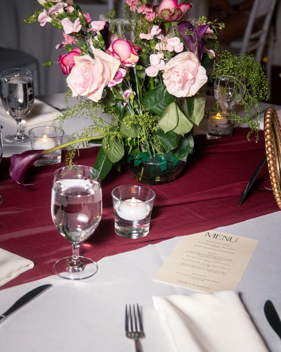 scenes from Hannah &amp; Andrew&rsquo;s wedding 🫀👩🏻&zwj;💻 

shot on film &amp; digital in October 2025