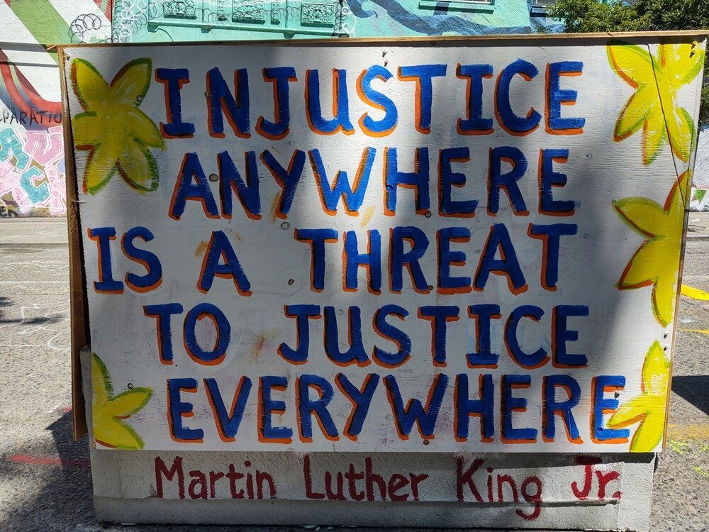 Barricade-art-injustice-20200625.jpg