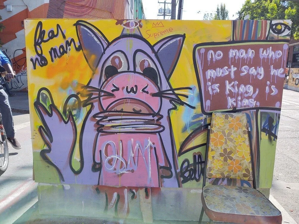 Barricade-art-no-man-20200626.jpg