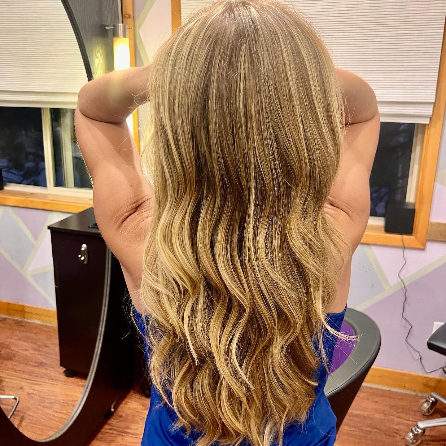 This gorgeous beauty has sone of the most incredible hair I&rsquo;ve ever had the pleasure of working with.  She was has a base break with a balayage and a few babylights. 
#truehairtruckee #ErinDean #Truckee #Tahoe #Balayage #highlights #hairlighten