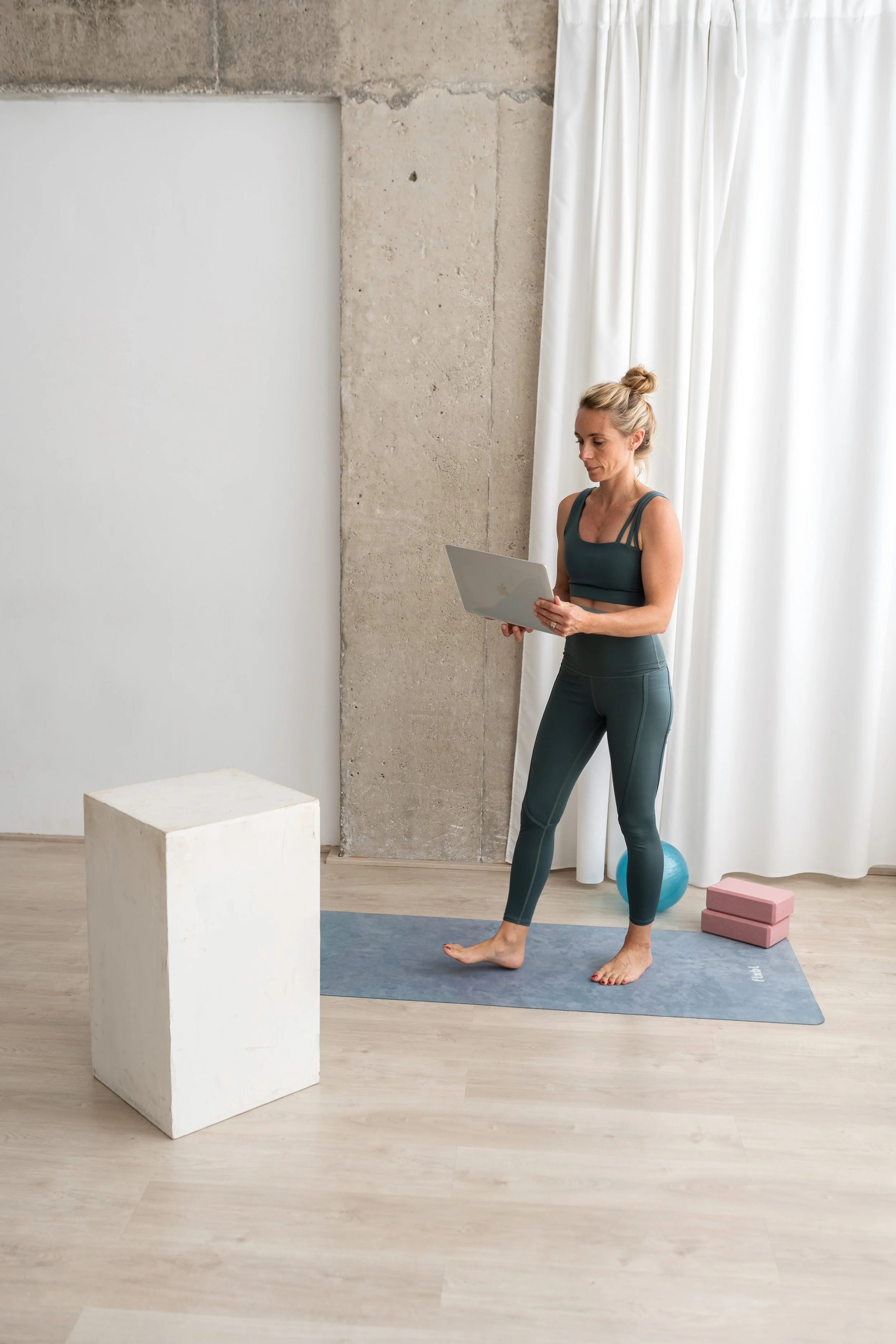 INFINTY BARRE - Judith B. --0476.JPG