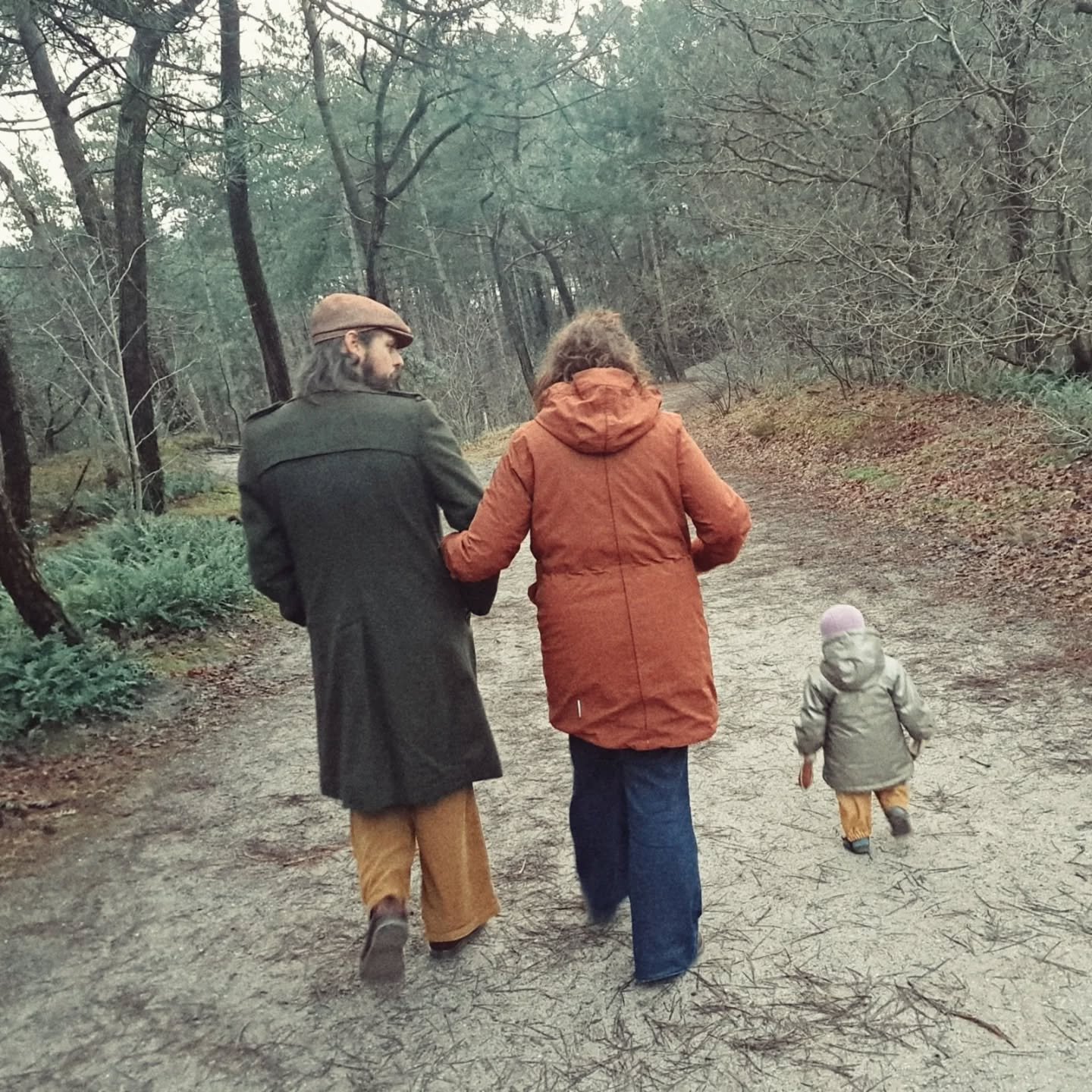 Januari - little did I know meteen de drukste week van het jaar! Kramen, schooldagen, twee toetsen &eacute;n schoonouders uit Australi&euml; op bezoek. Check!
Op naar een rustig 2026 🥳

Wij 💖
Sneeuwtuin
We tekenen ons rijk
Soep mee want baby is geb