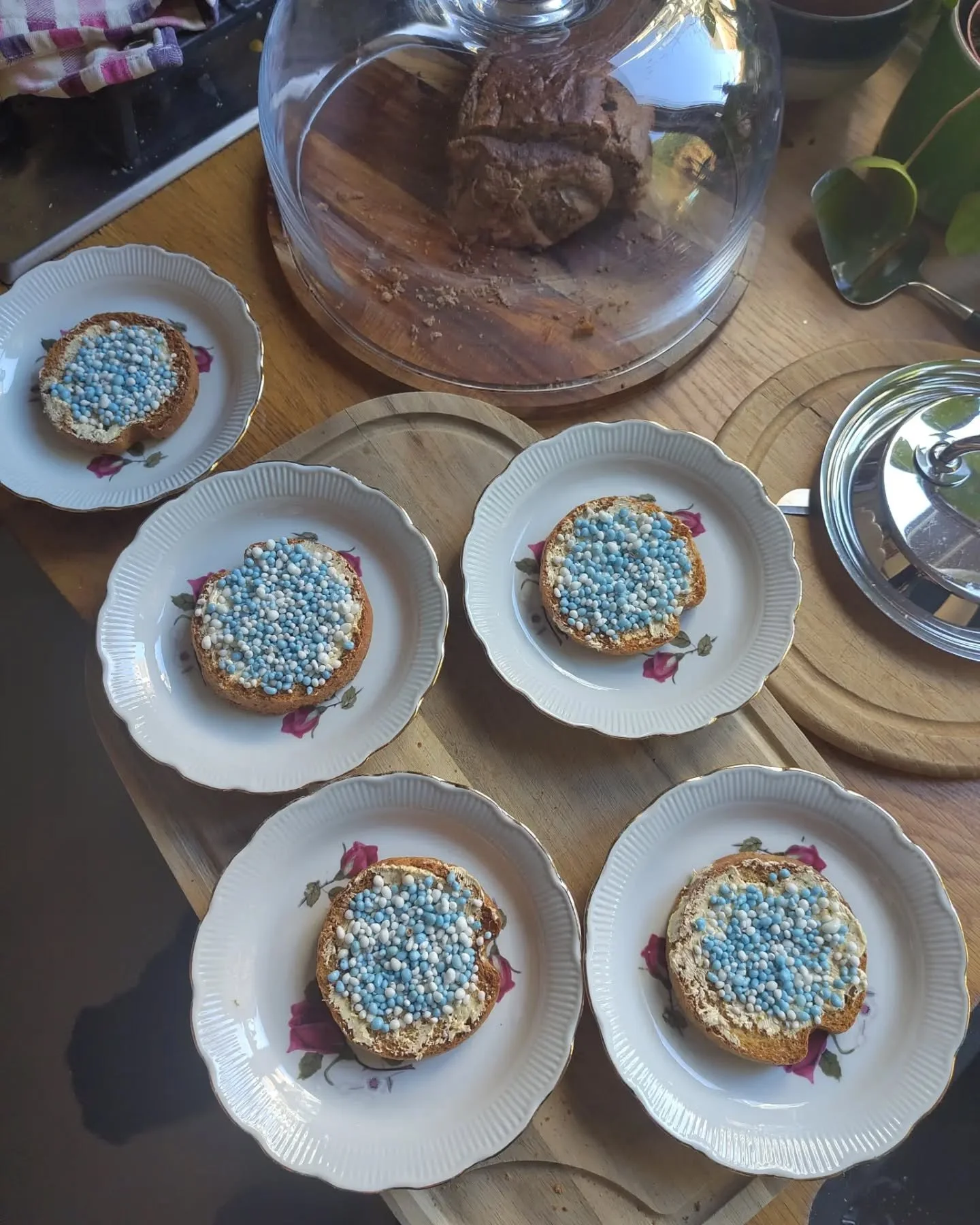 We hebben het weer overleefd, de donkerste maand van het jaar! Doooeeiiii februari 🌬️
Blauw welkom, hallo #kraamweek
Lekkerste ballen
Vulva saviour
Hallo vriendje! 🐣
Beste slofjes 
Bananenbrood nr 938736299
Proost
Moxa
Bottenbouillon 
Postpartum fo