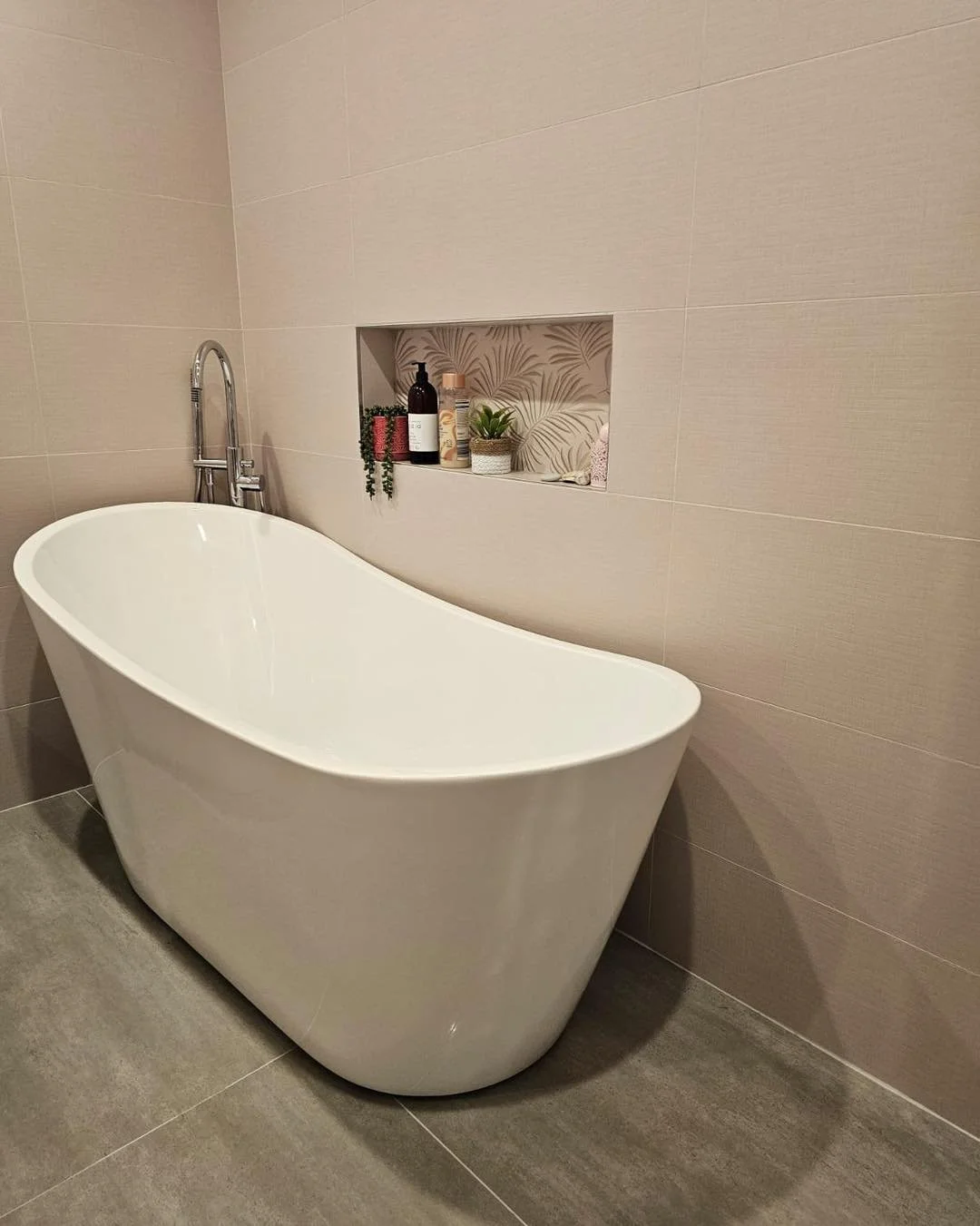 Transforming spaces into sanctuaries ✨ Check out our latest bathroom installation, where elegance meets functionality. From luxurious finishes to modern fixtures, every detail has been crafted with care. Ready to elevate your home? 💧 🛁🚿

Work comp