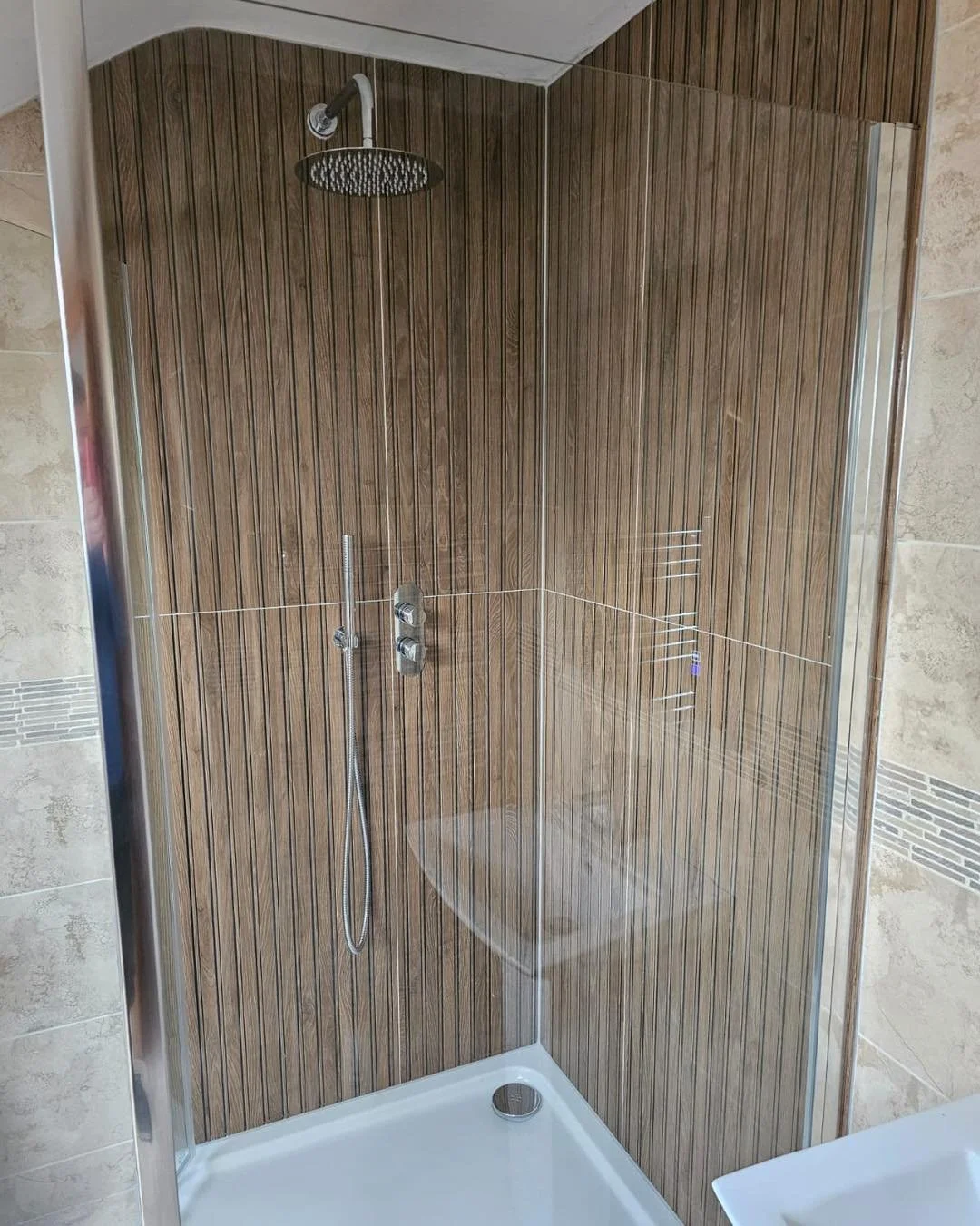 🚿✨ Time for a Shower Refresh! ✨🚿

Say goodbye to that leaky, outdated shower cubicle! 🛠️💧 We just transformed this space into a sleek, modern haven you&rsquo;ll love stepping into every day. 💎🚿

If your shower is leaking or looking tired, we&rs