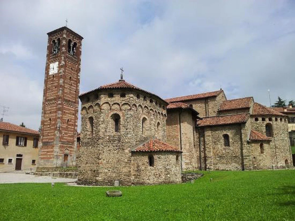 Agliate - Basilica SS. Pietro e Paolo 