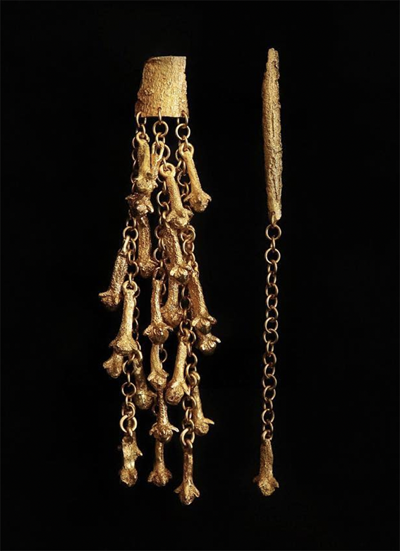 clove earring.png