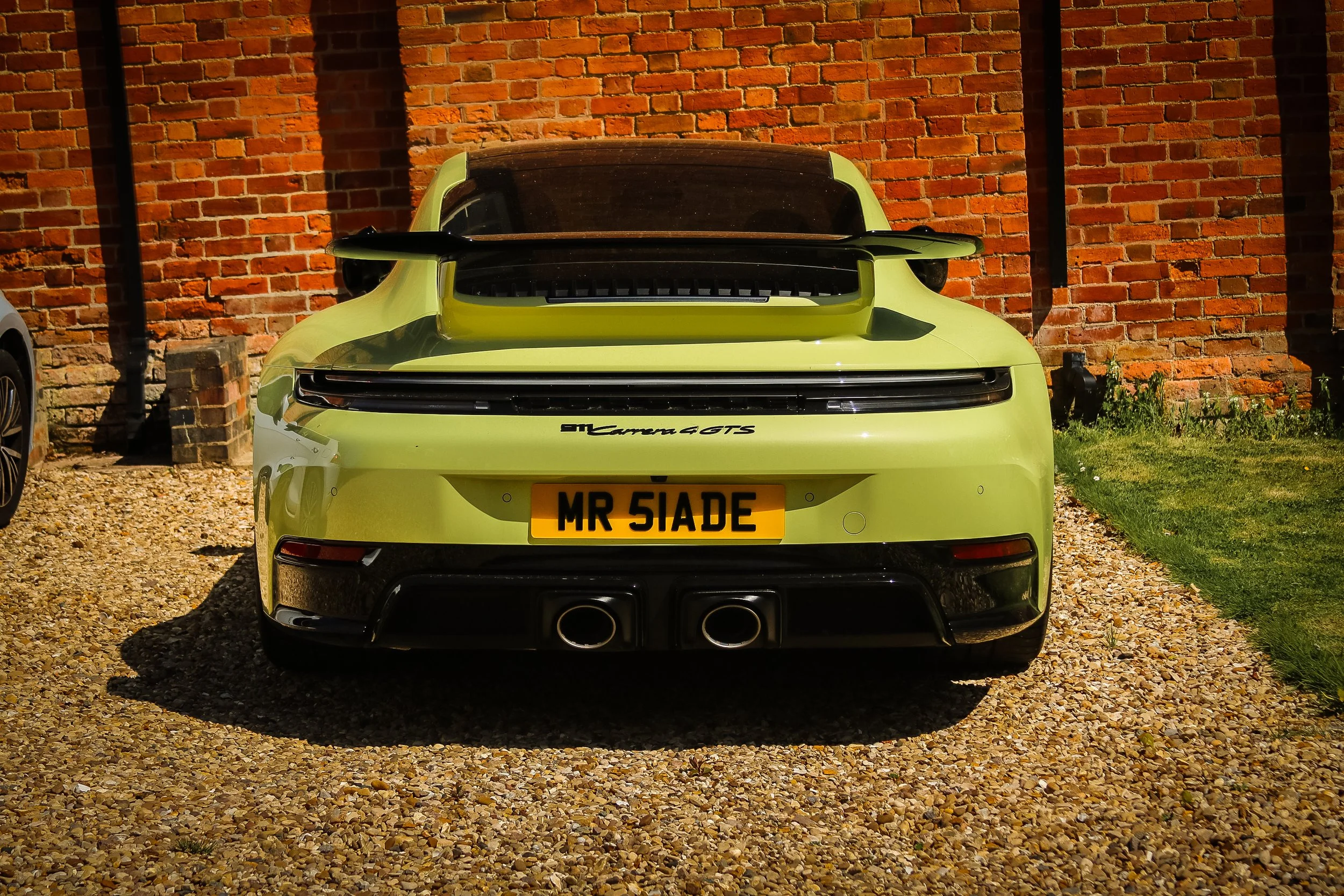 911CARRERA4GTS-1.jpg