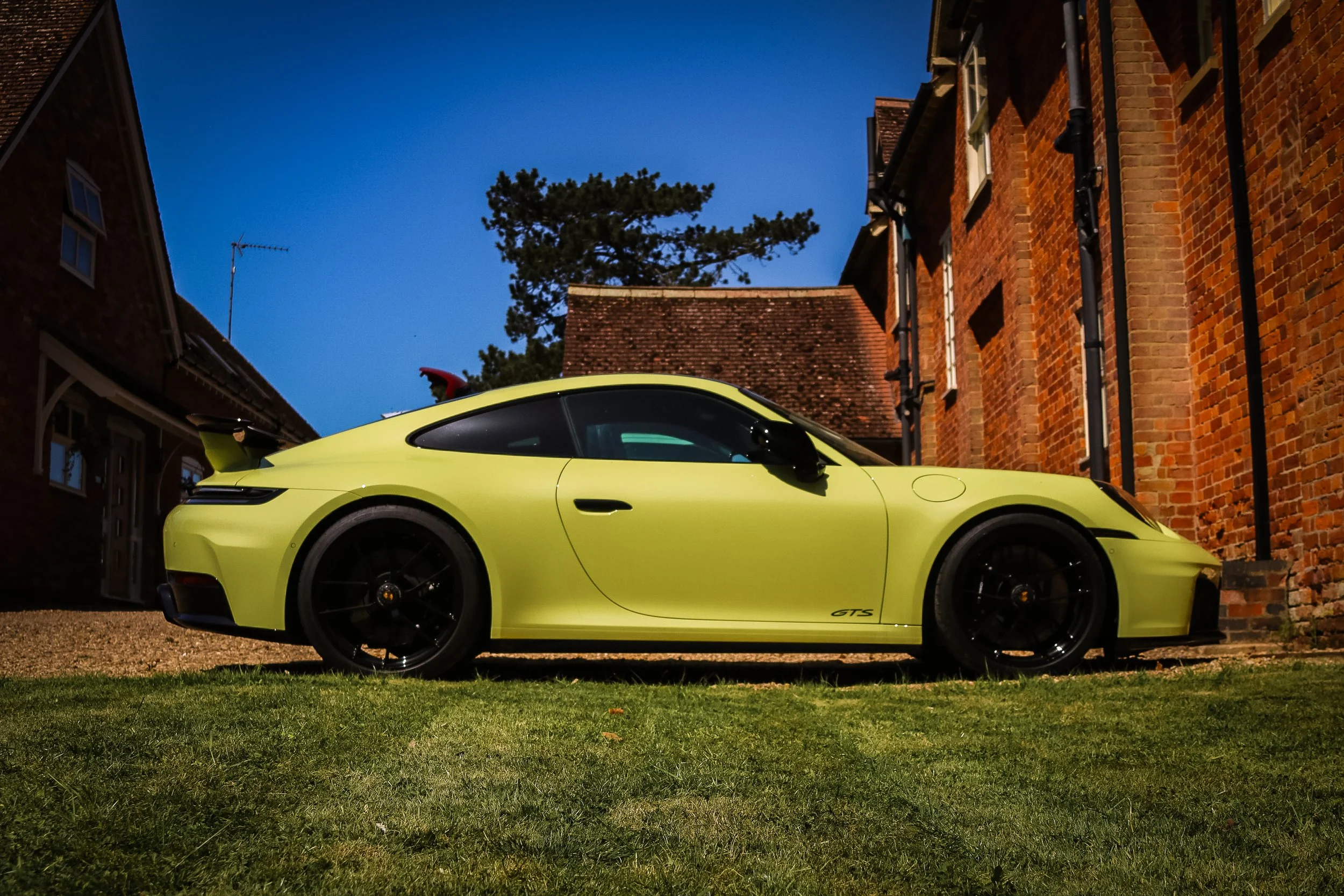 911CARRERA4GTS-13.jpg