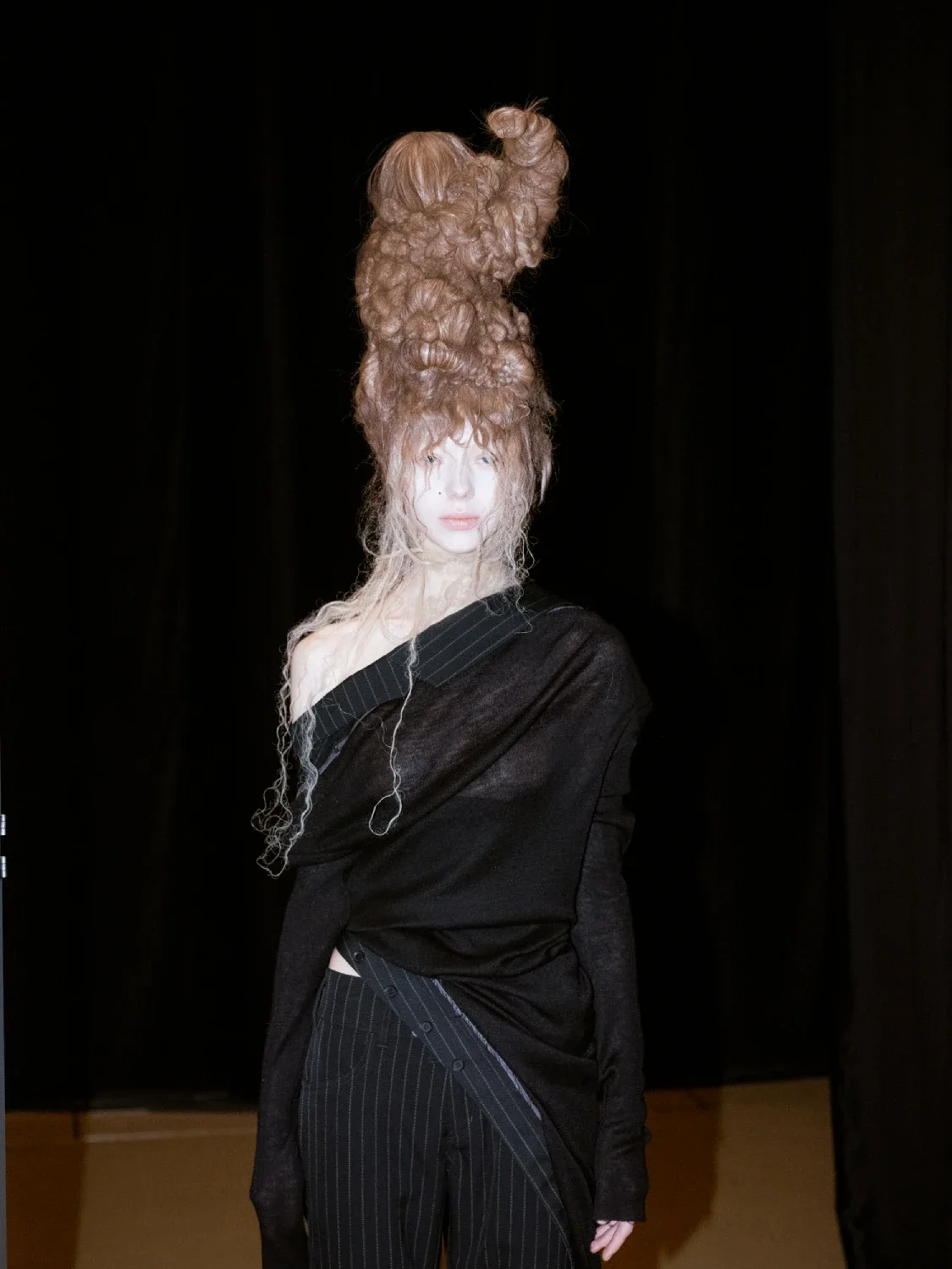 mukcyen_26fw_back stage_changsu-103.webp