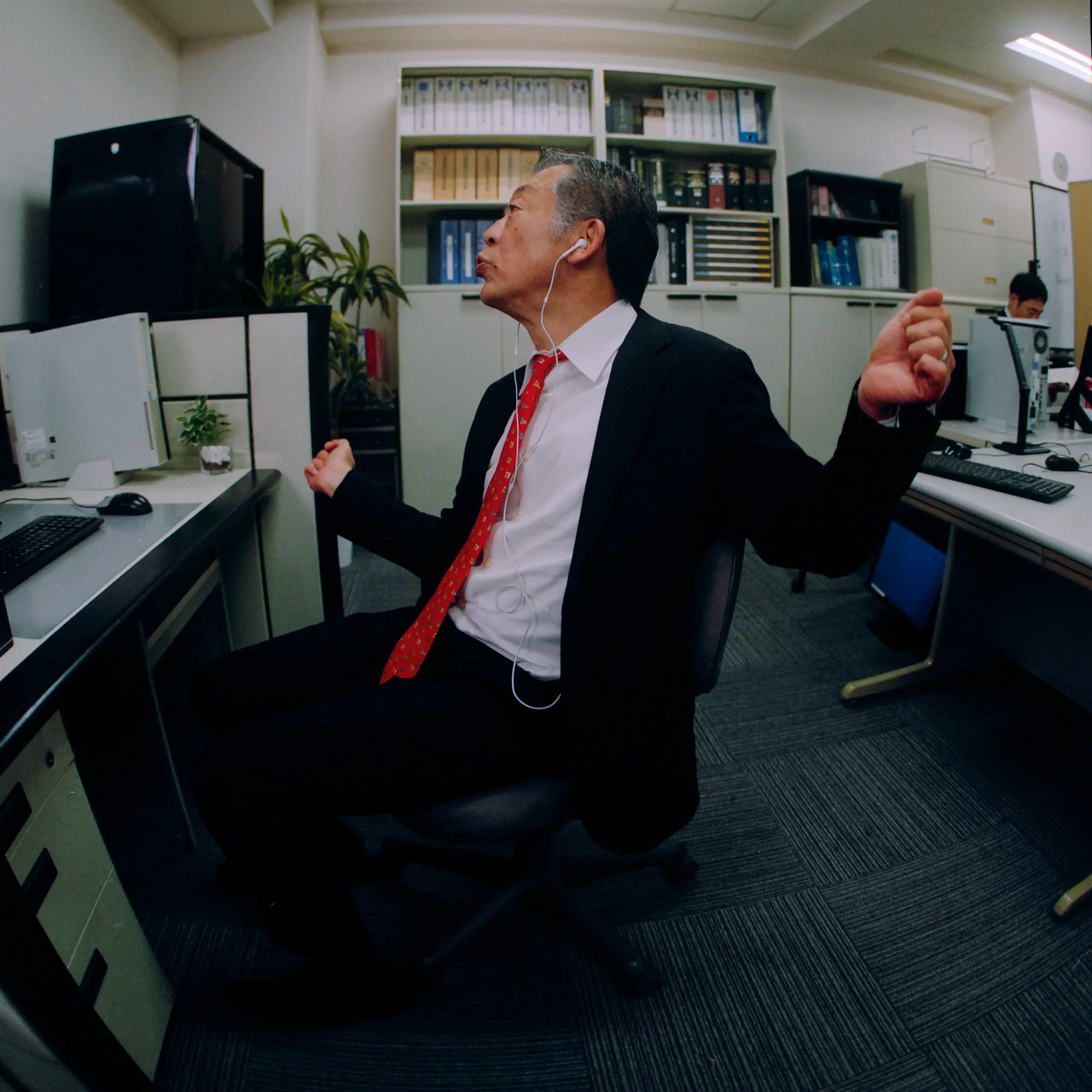 toru dance japanese dancing salaryman