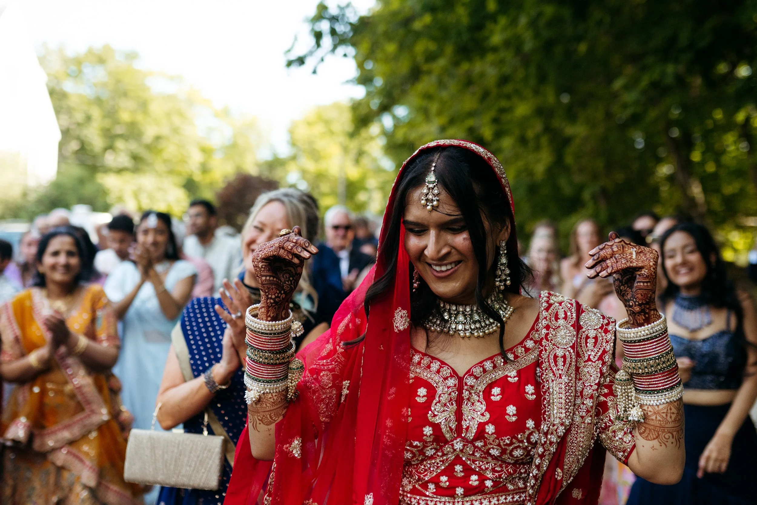 What is Documentary Wedding Photography and Is It Right For You?