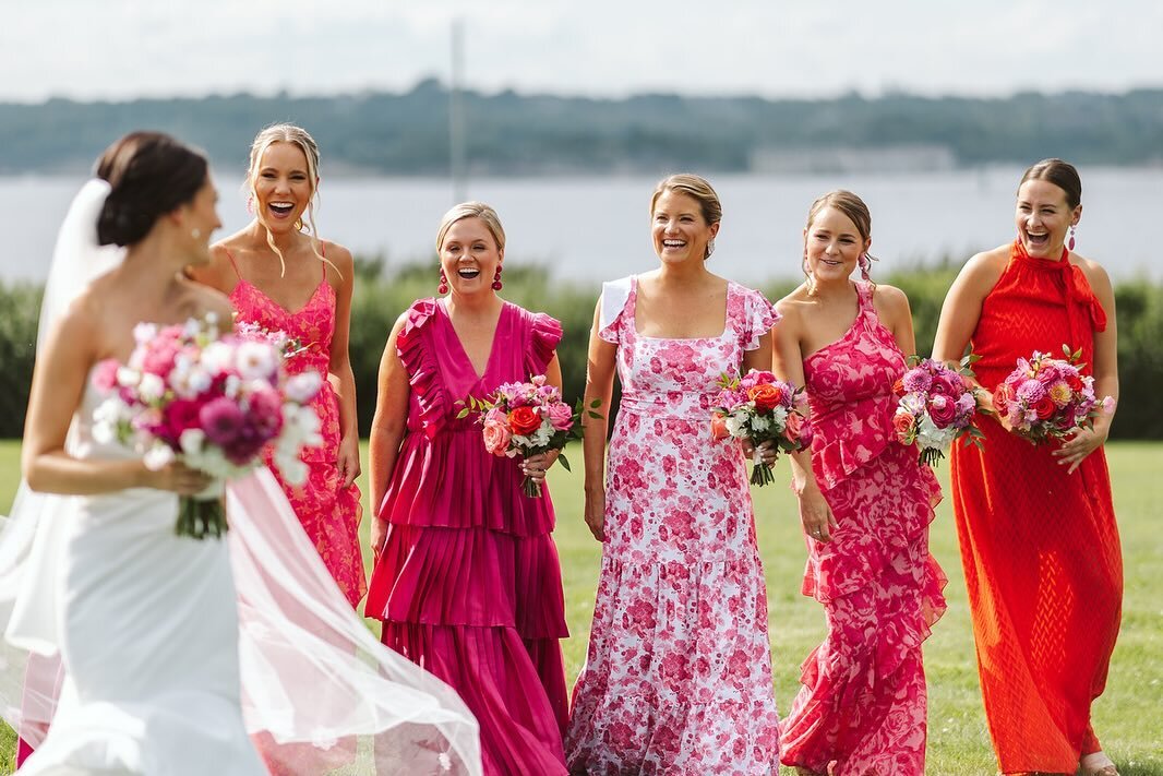 Happy Valentine&rsquo;s Day to you and yours! Gracing your feed today with the bridesmaids of your dreams! 💖🌹🎀❣️💄&hearts;️

One trend I hope to keep seeing this year is mismatched bridesmaids dresses! I love how fun and whimsical they look togeth