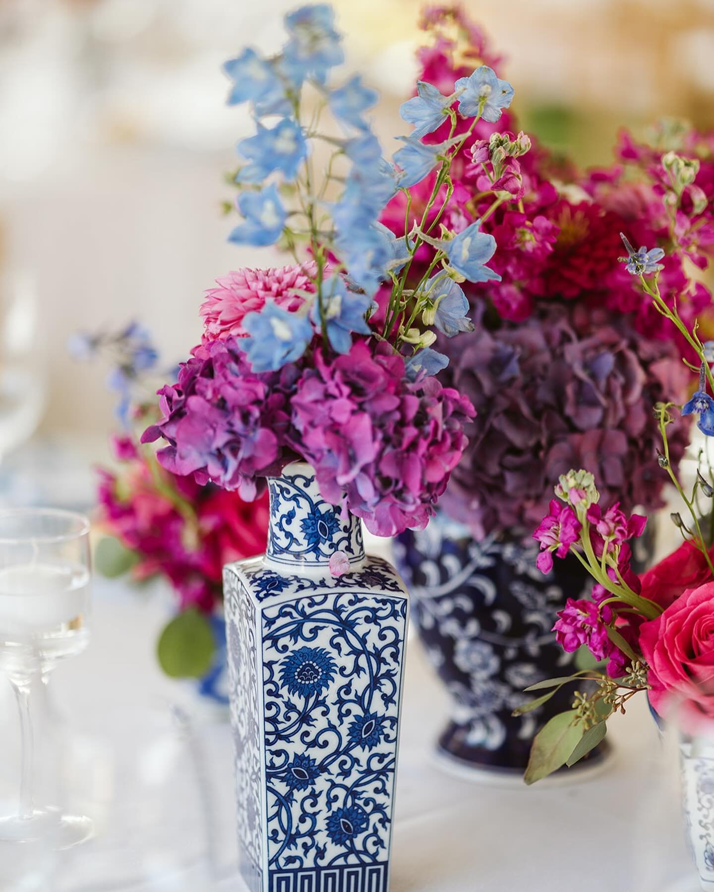 Little table scape Tuesday action! Is that even a thing? If not we are making it one! Last weekends wedding has us reminiscing on the last time we were in Newport- So many amazing venues in such a gorgeous coastal town. We cannot wait to be back in J