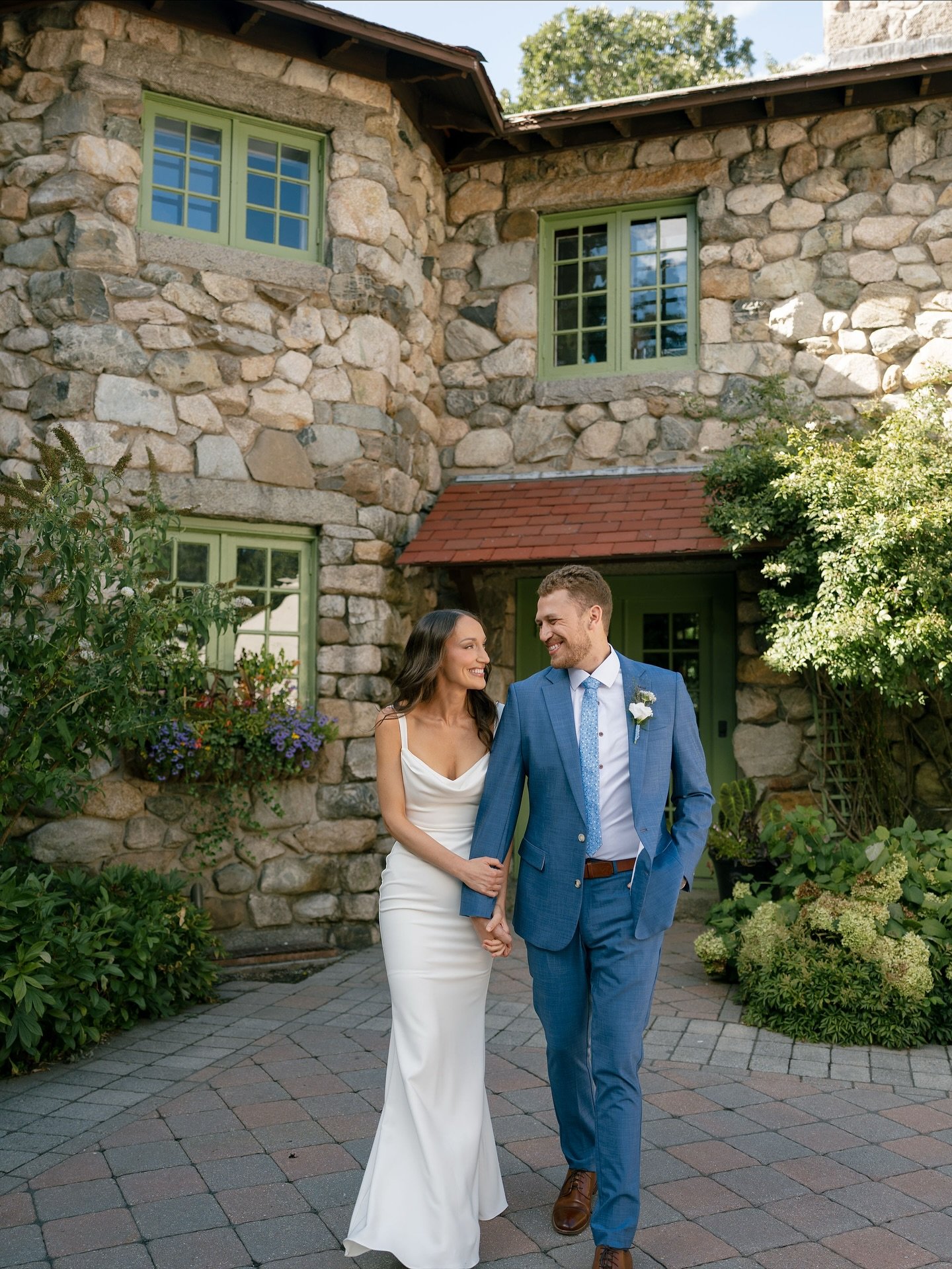 S&amp;J said I do at one of our favorite venues. The enchanted @willowdaleestate - there is just something about this stone covered estate that feels beyond magical. 

Looking back on this day while scanning some stunning sneak peeks and sheesh-I am 