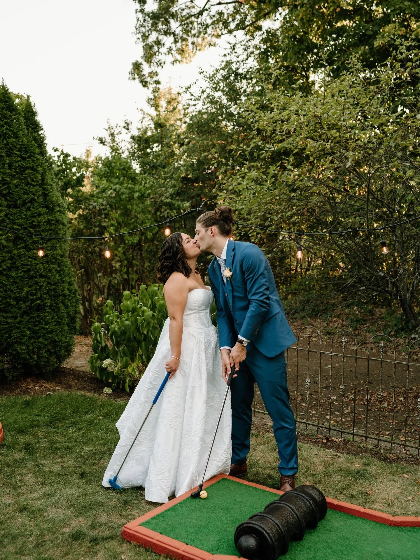 Mini golf at cocktail hour? Say less. ⛳️✨

Why just sip and mingle when your guests can putt, laugh, and fully lean into the fun? Adding a mini golf setup turned this cocktail hour into an experience - part entertainment, part icebreaker, all persona