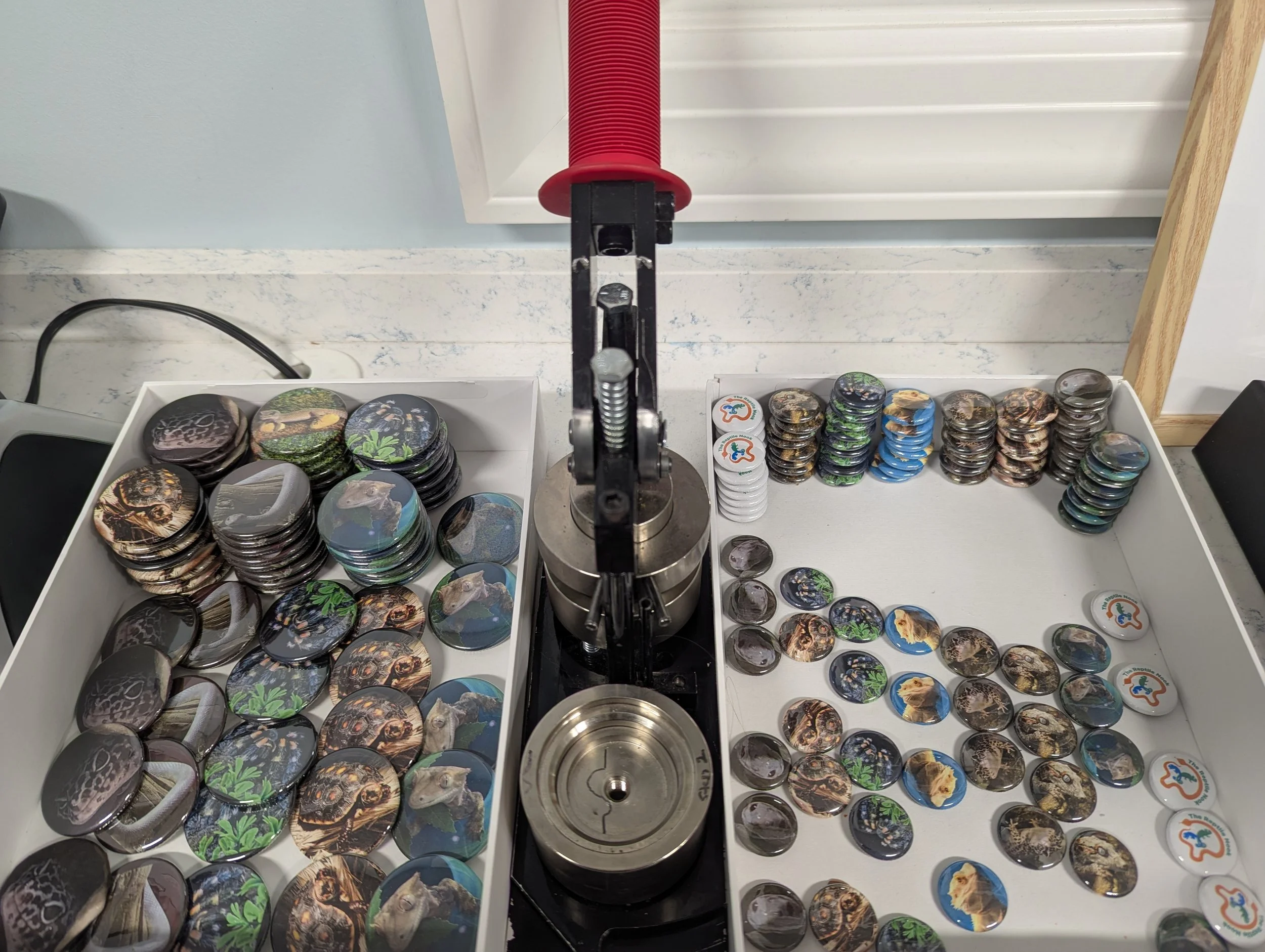 Drop-in Button/Magnet Making for Teens