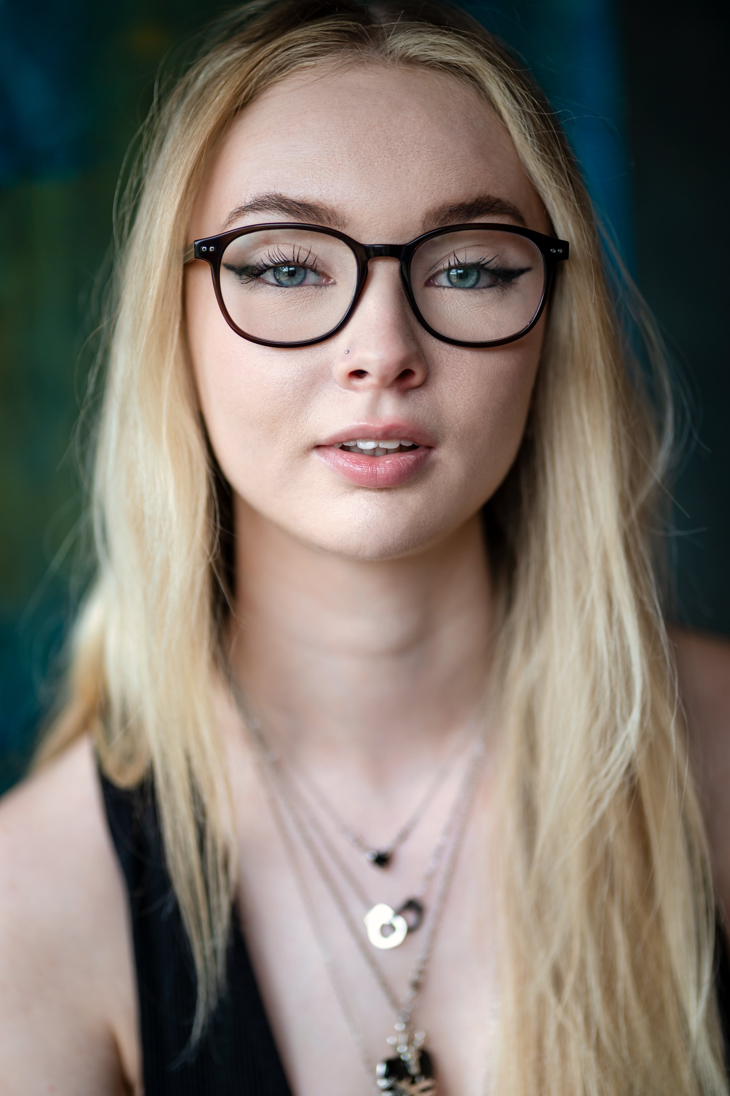 Headshot of actor Niqsie Vander Merwe