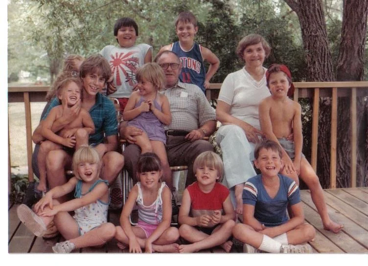 021 Erv,Ardie,grandkids.JPG