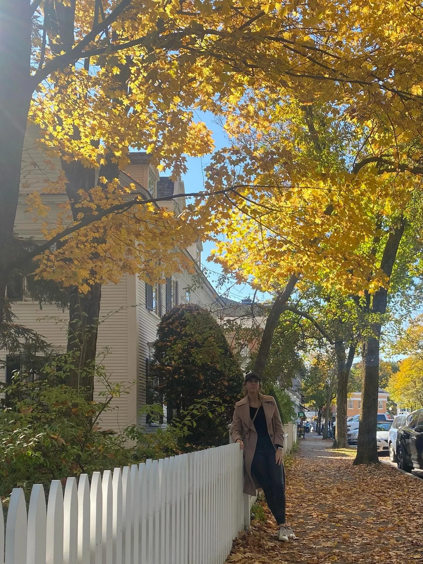 Today marks the first official day of fall, and nothing brings me more joy than watching the trees transform into a rainbow of orange, yellow, and red,  leaves covering the ground. 🍂 
Houston may not bring us fall in full swing, but if we pay attent