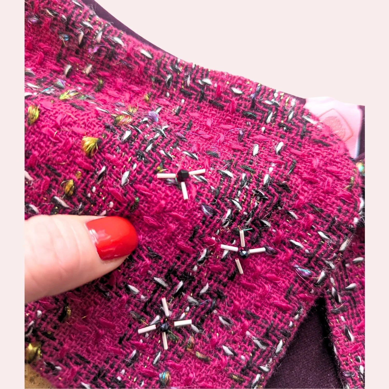 Dark pink tweed collar beads pink background .jpg